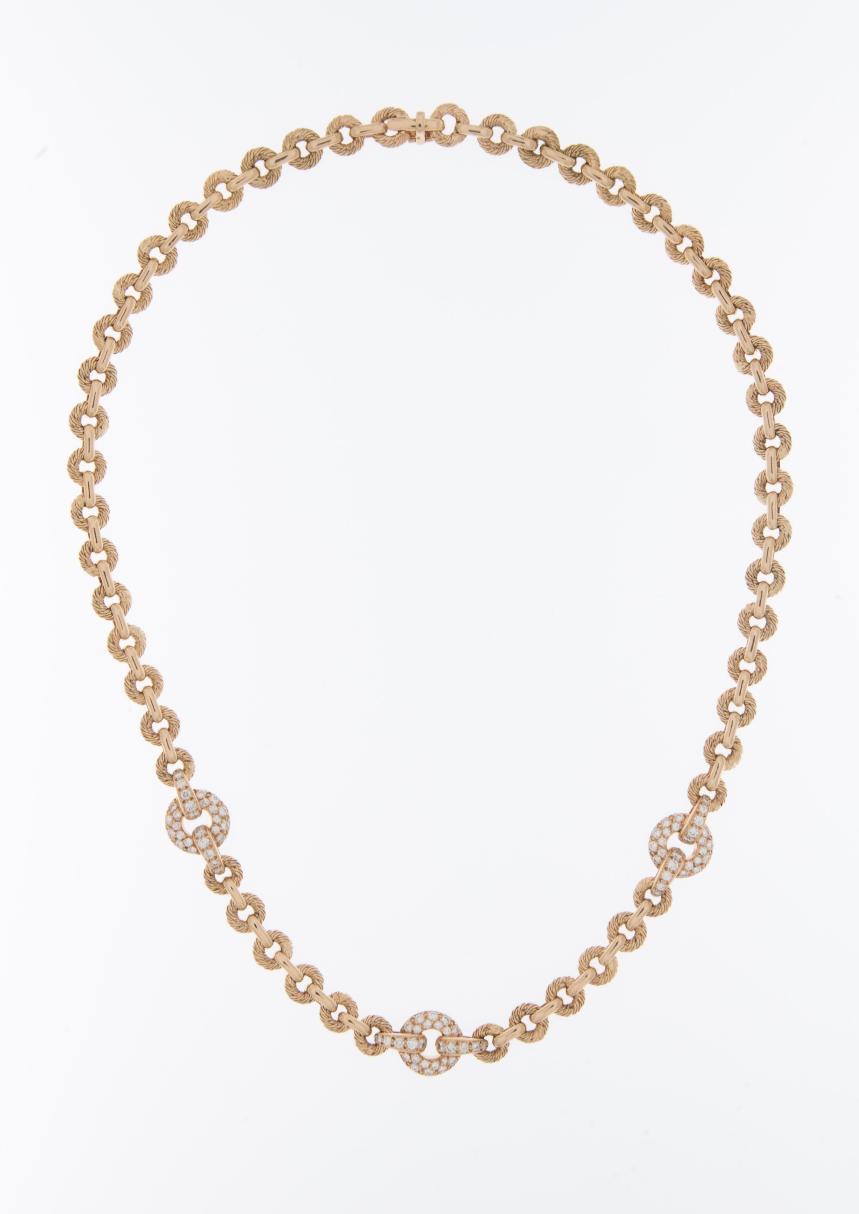 The Retro 18kt French Necklace with Diamonds is a stunning piece of jewelry that exudes elegance and vintage charm. Crafted from high-quality 18-karat gold, this necklace showcases the exquisite craftsmanship associated with French jewelry design.