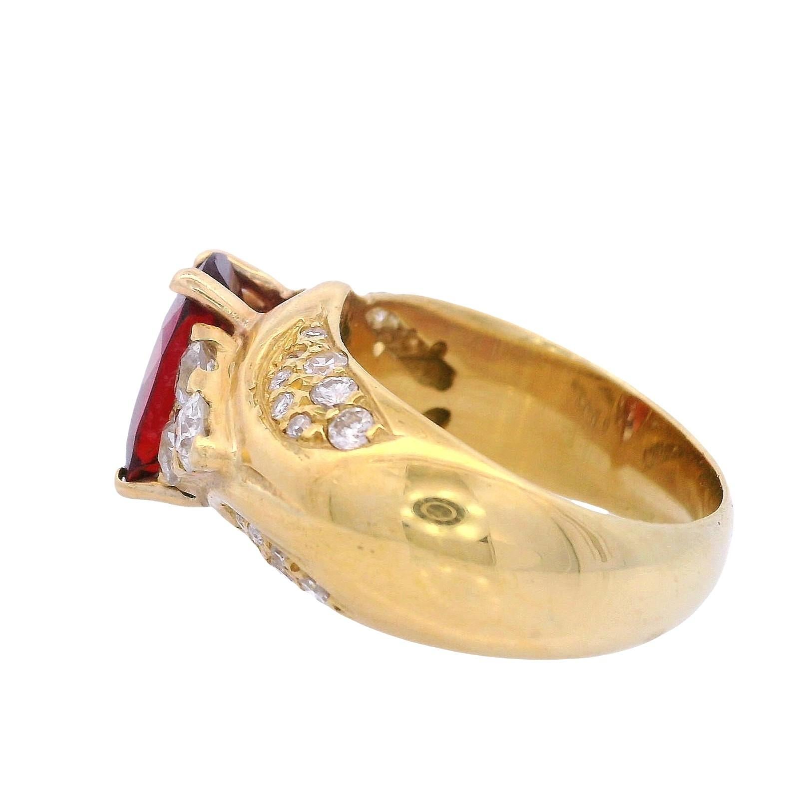 Anello retrò in oro giallo 18kt con granato e diamanti da 3,65 CTW in vendita 1