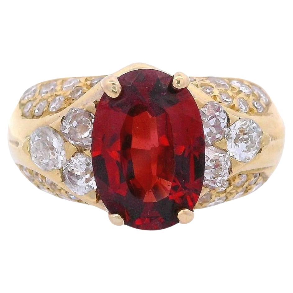 Retro 18kt yellow Gold Ring with 3.65 CTW Garnet
Diamonds