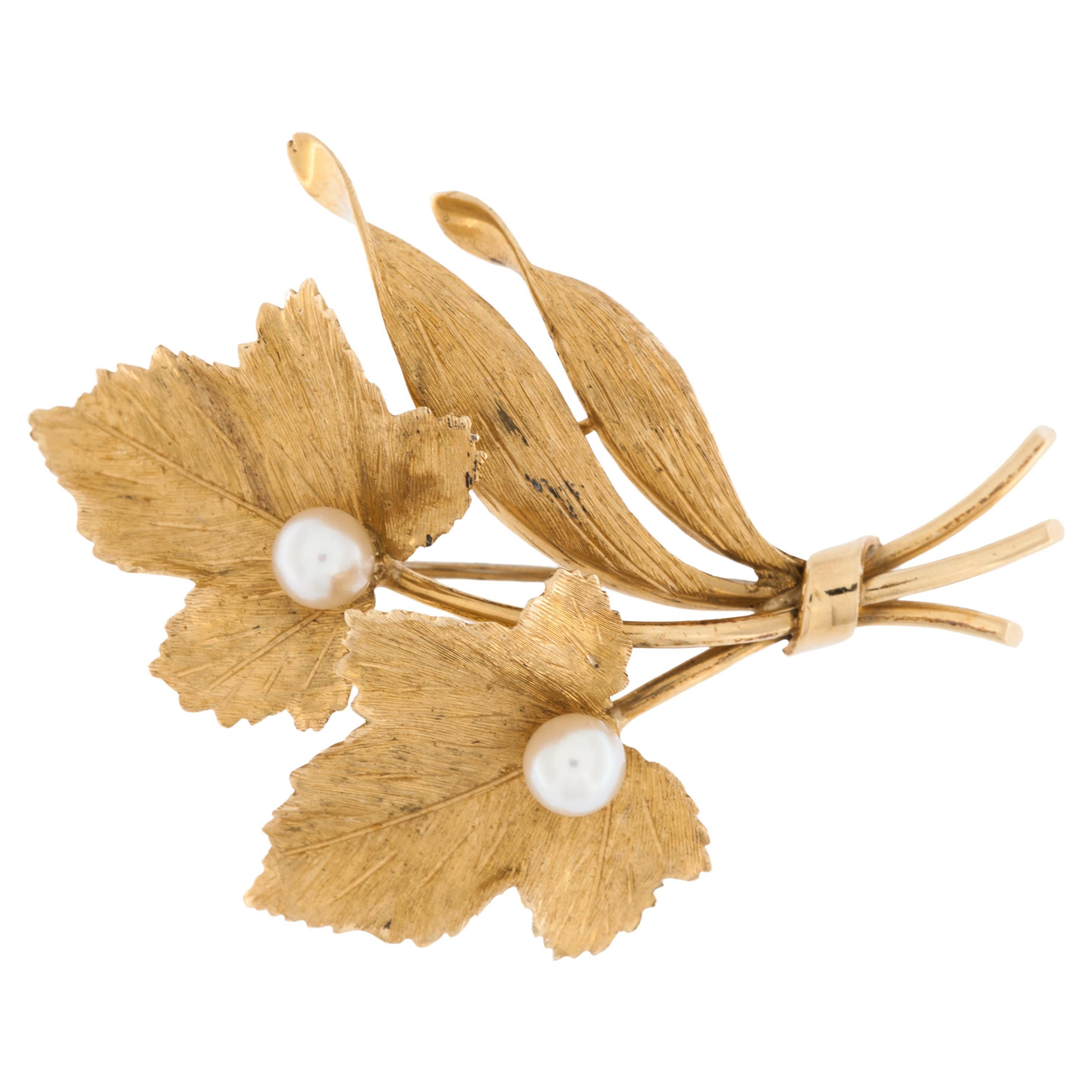 Retro 18kt Yellow Gold Vineyard Leaf Brooch with Pearls For Sale