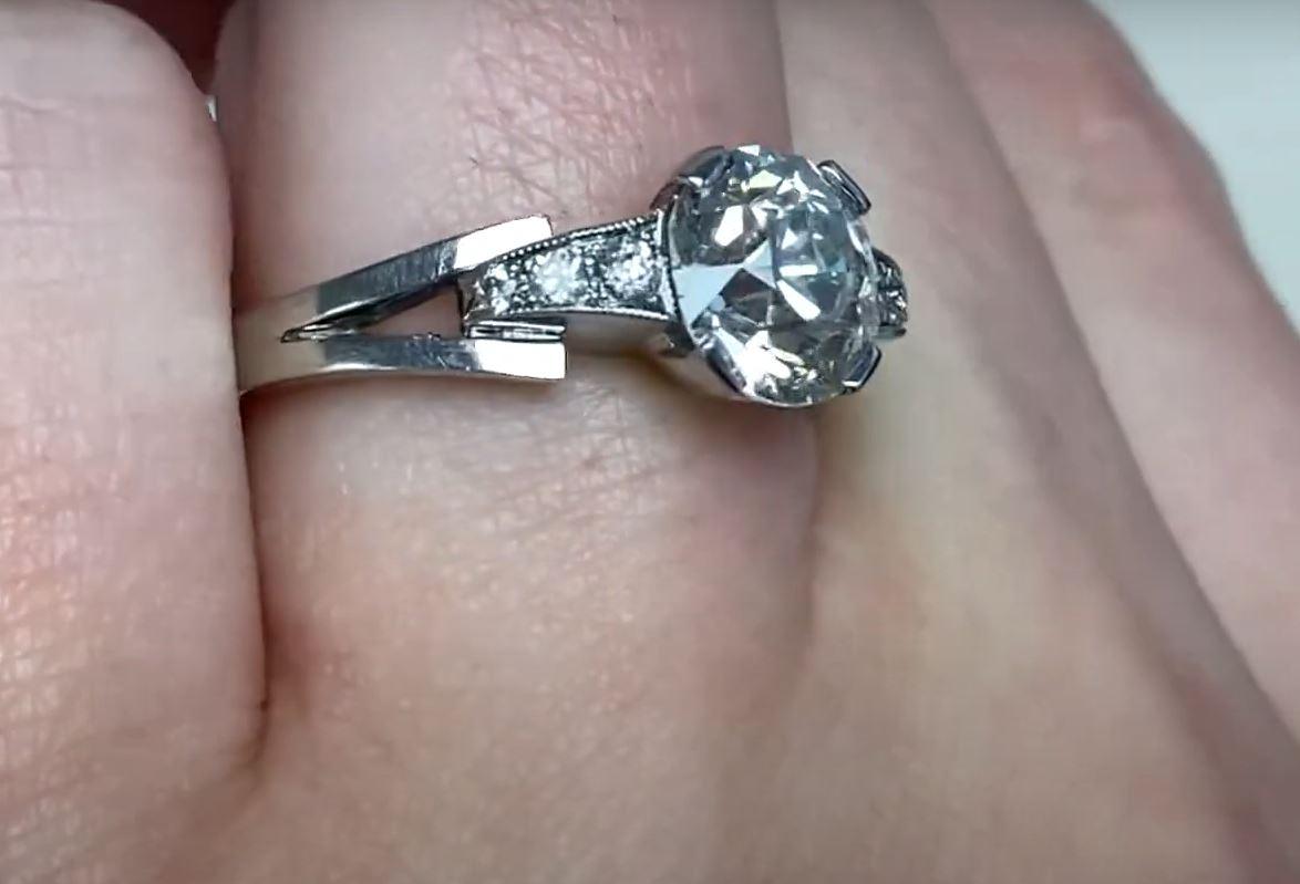 Women's Retro 1.90 Carat Old Euro-Cut Diamond Engagement Ring, circa 1945 For Sale
