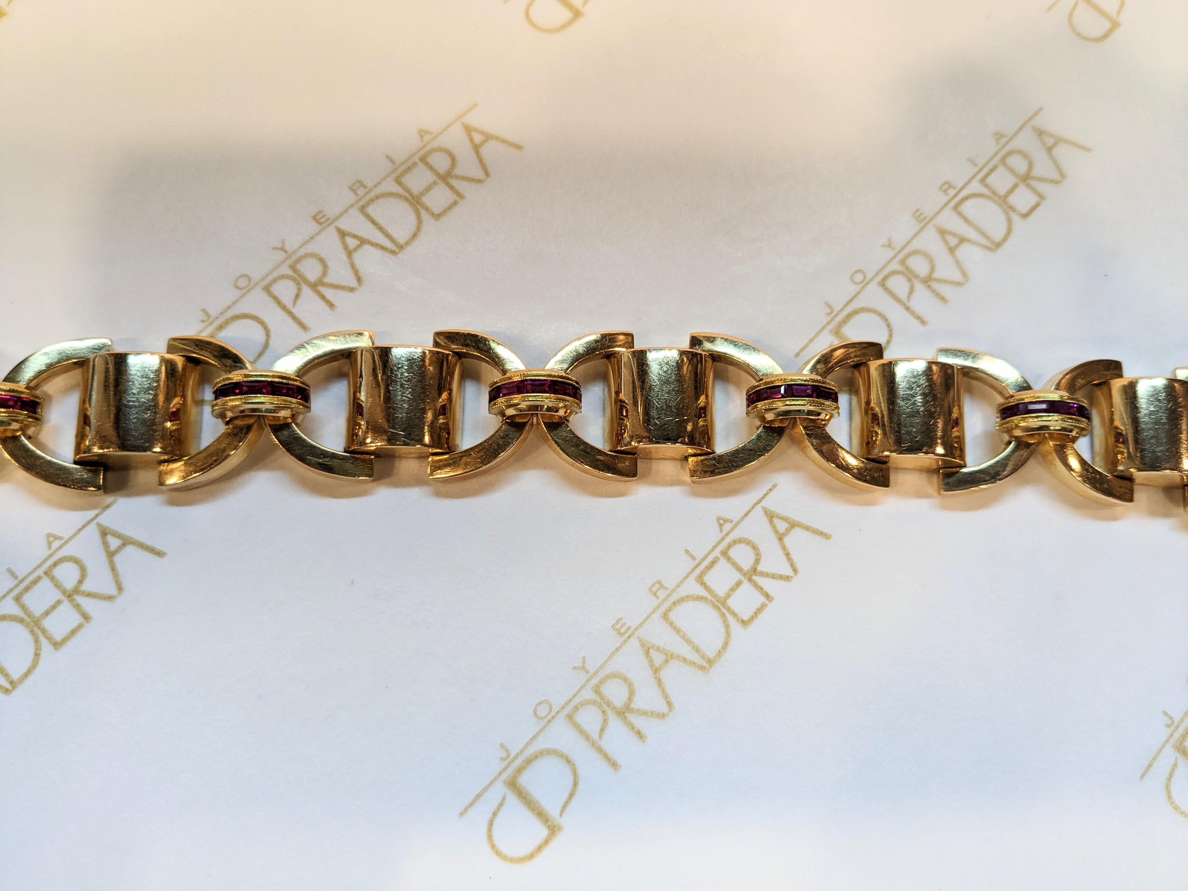 Retro 1920´s Portuguese Chevalier 18kt Gold Bracelet with stamps For Sale 6