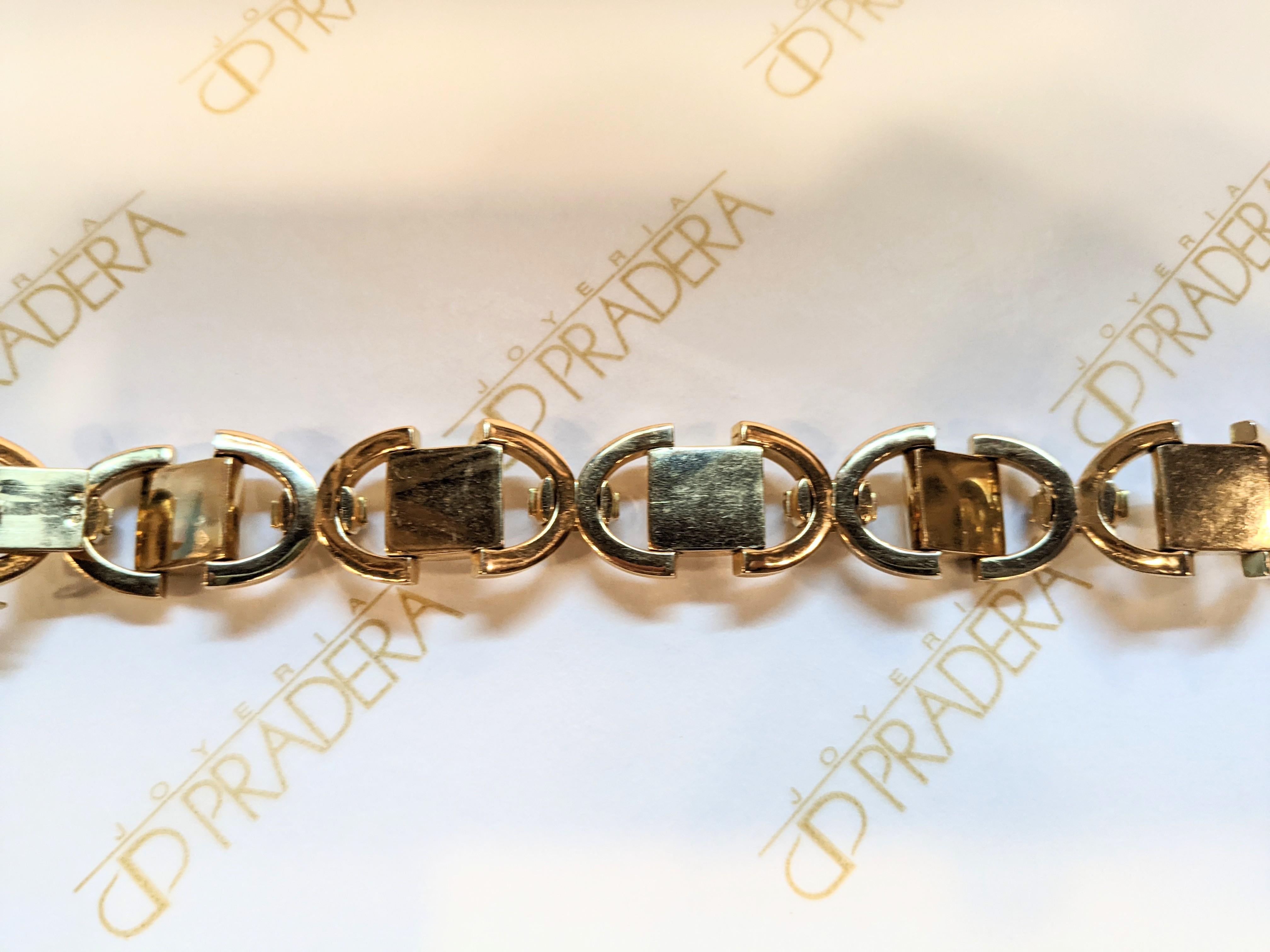 Retro 1920´s Portuguese Chevalier 18kt Gold Bracelet with stamps For Sale 3