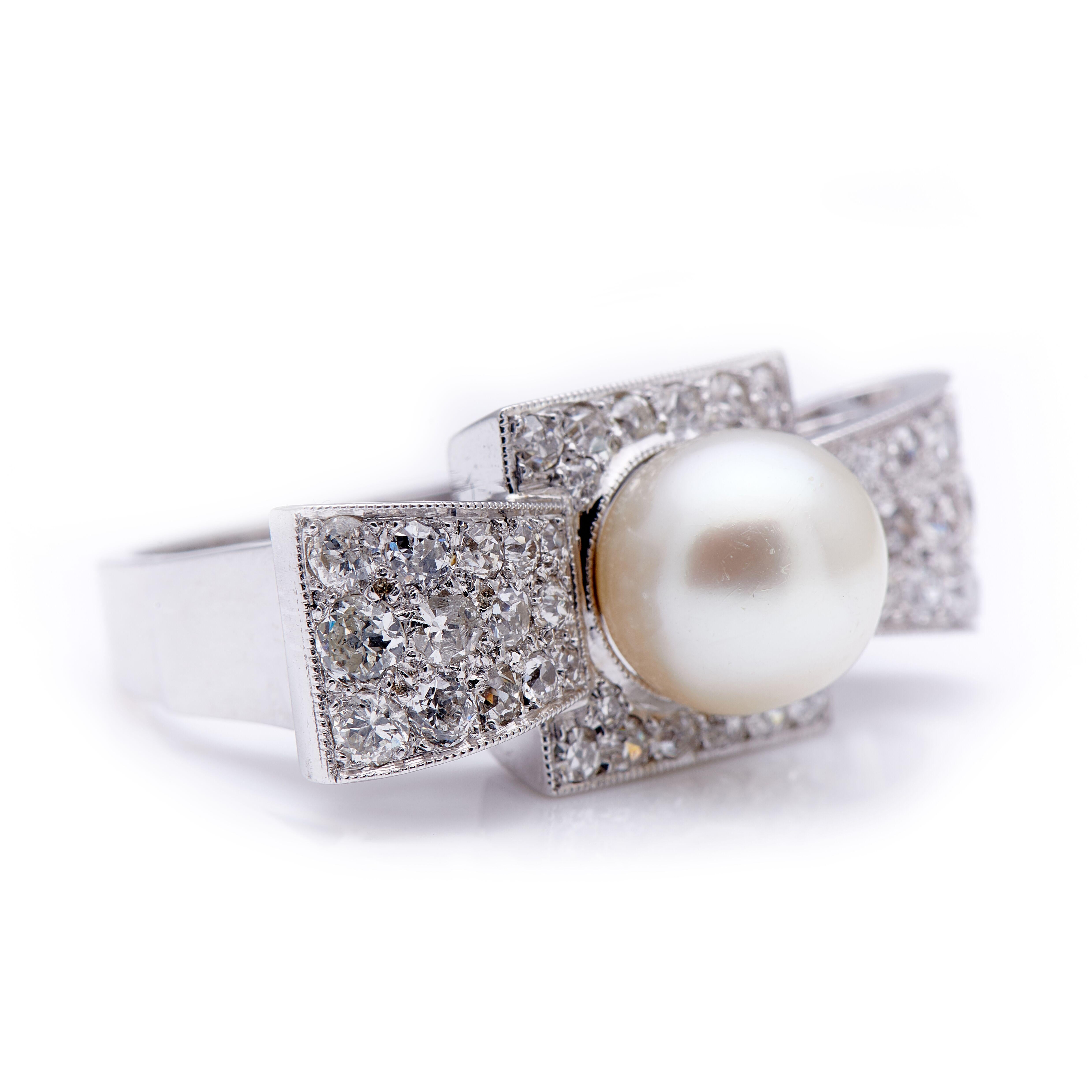 Old European Cut Retro, 1930s, Art Deco, 18ct White Gold, Large Pearl and Diamond Cocktail Ring For Sale