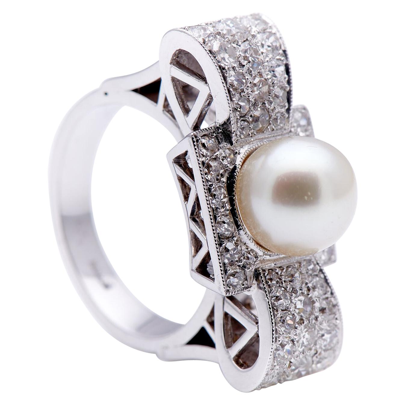 Retro, 1930s, Art Deco, 18ct White Gold, Large Pearl and Diamond Cocktail Ring For Sale