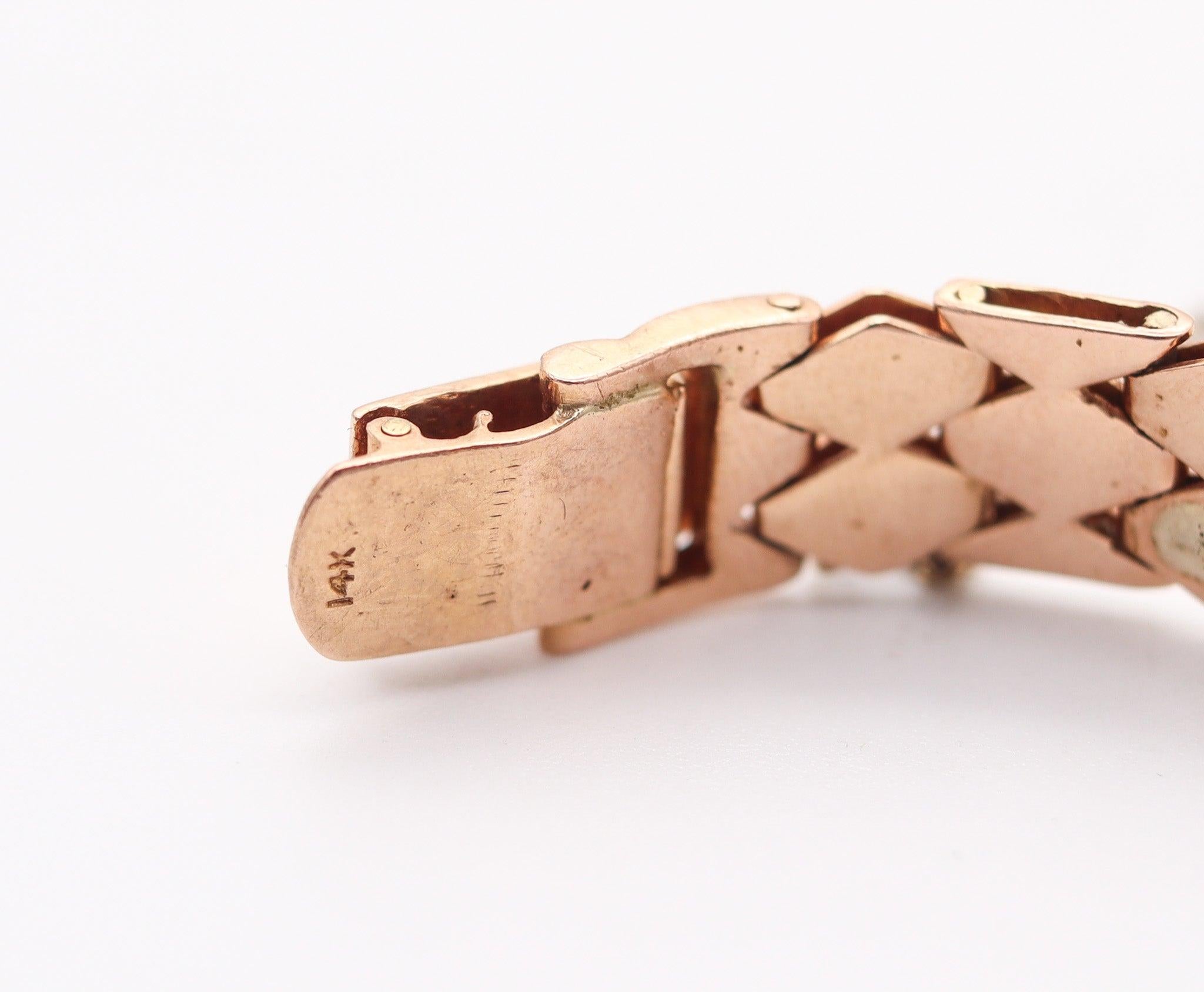 RETRO 1938 Art Deco Orologio da polso da donna a scomparsa in oro rosa 14Kt Rubini e diamanti in vendita 1