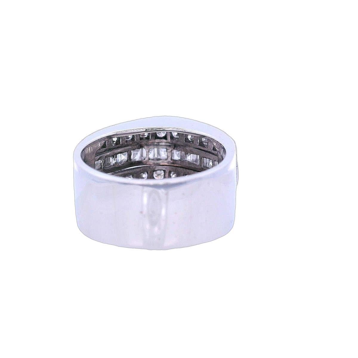Anello geometrico retrò del 1940 in oro bianco 18kt con 1,15 CTW di diamanti in vendita 1