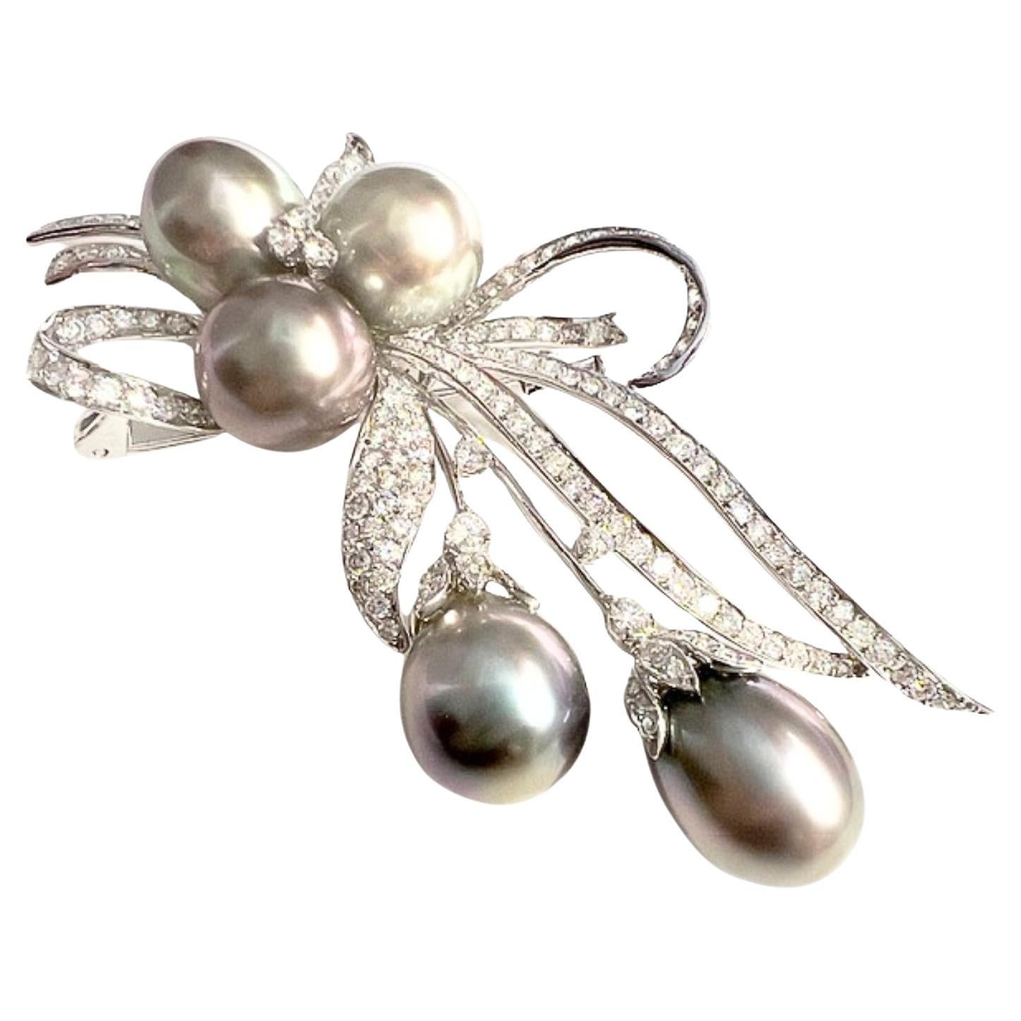 Retro 1940-1950 Diamond and Cultured Pearl Gold Brooch Pendant