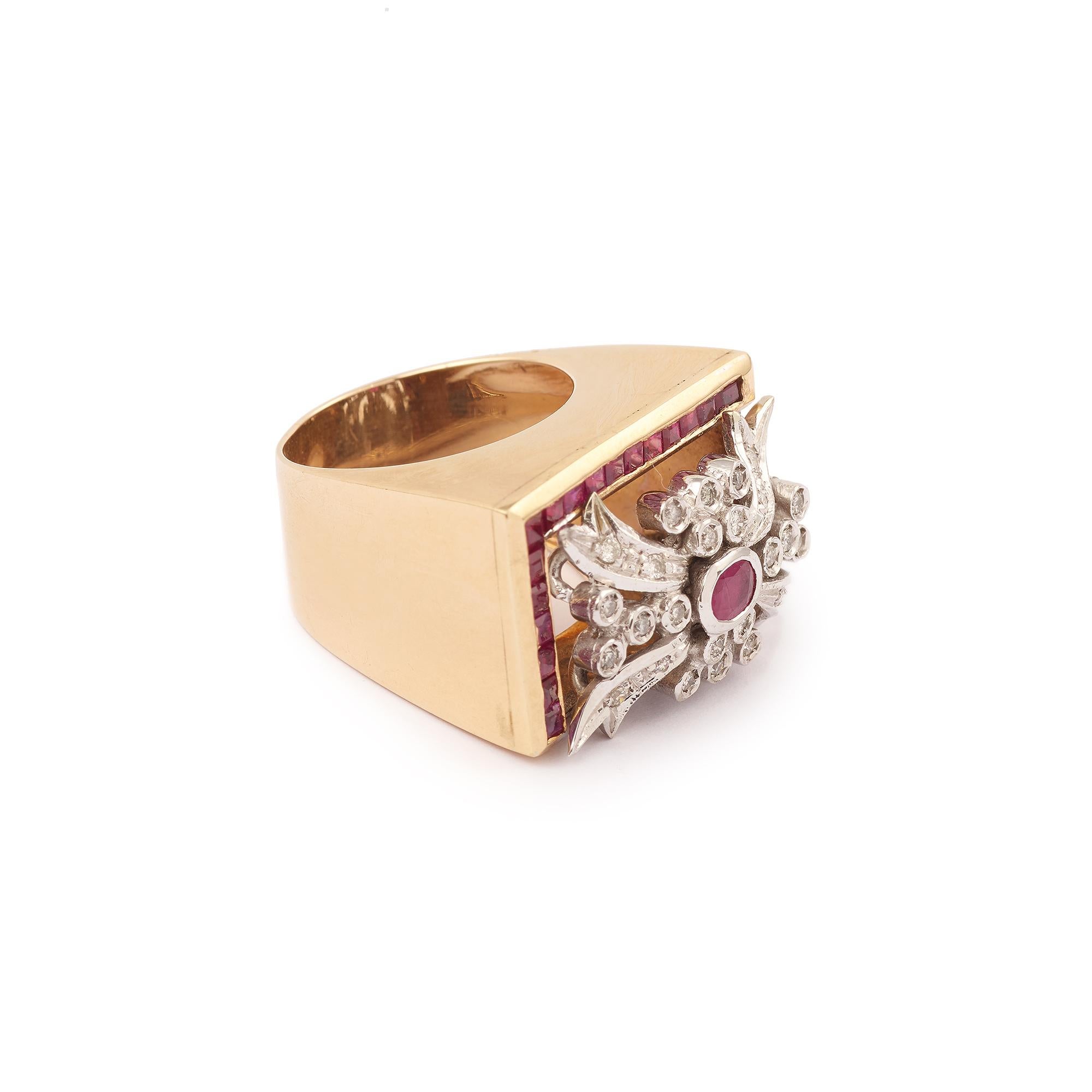 Beautiful Tank Ring, retro 1940s.
The ring is set at its center with an oval cut ruby.
The center forms a ribbon pattern, in white gold, set with brilliant cut diamonds.
The central motif is lined with rubies.The ring corp is in yellow gold.

Total