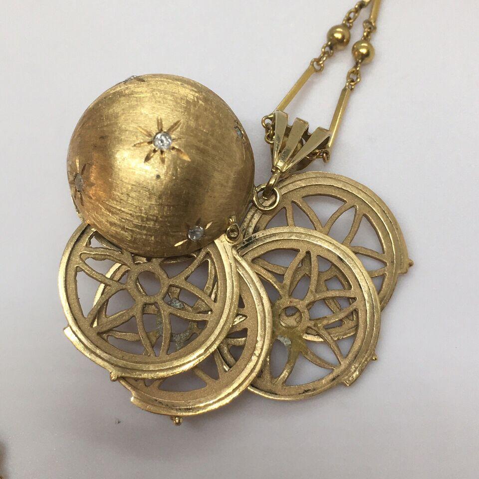 Retro 1940s 14K Gold Globe Shaped Locket Charm Pendentif 18K Handmade 24 Chain 

Poids 37,3 grammes 
Condit New without tags, no scuff marks, no scratches, see pictures  
Mesures Médaillon de 3/4 de pouce de diamètre, boules en or massif de 3 mm sur