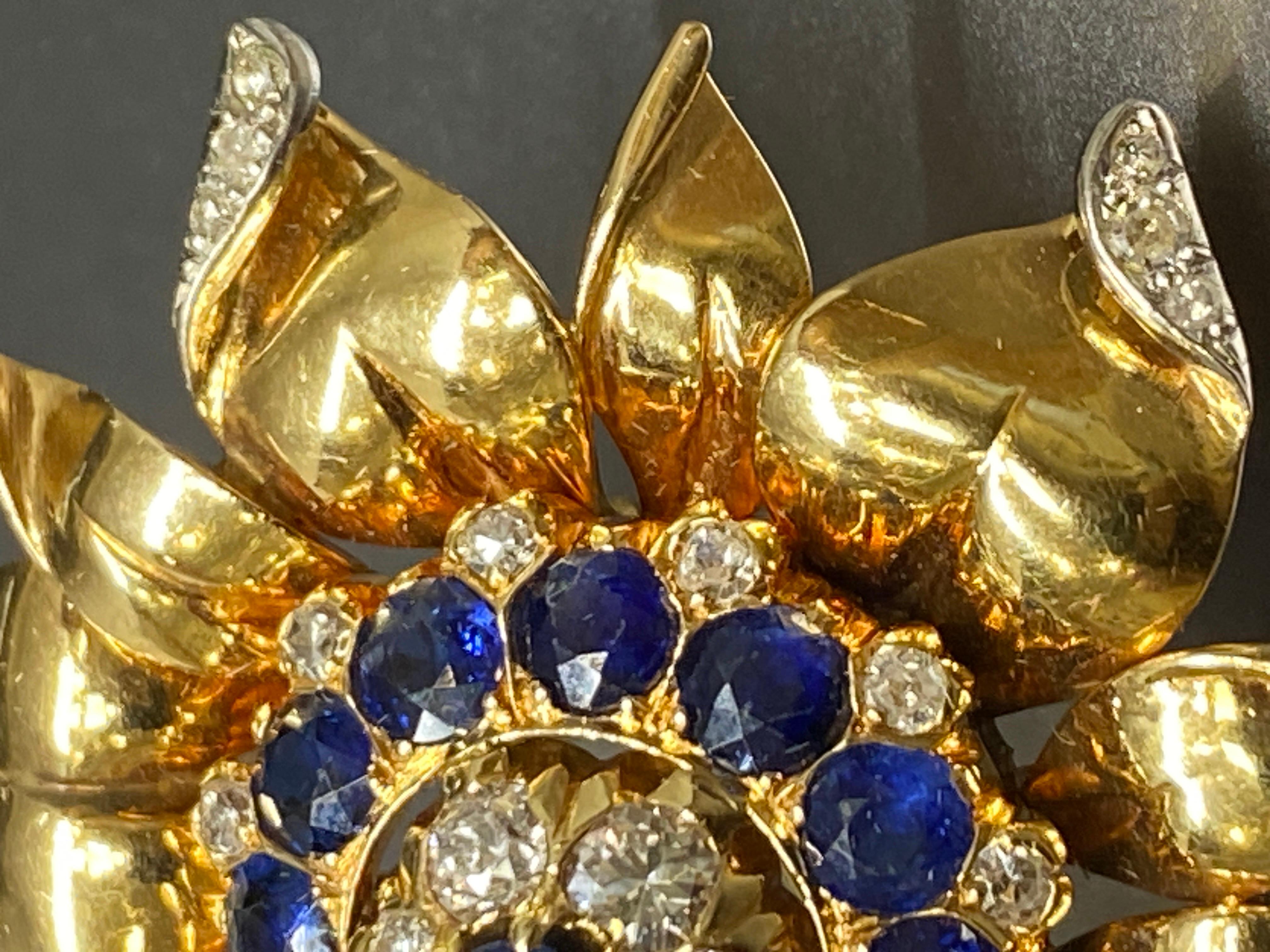 RETRO 1940's 14k Yellow Gold Natural Blue Sapphire & Diamond Sun Flower Brooch For Sale 4