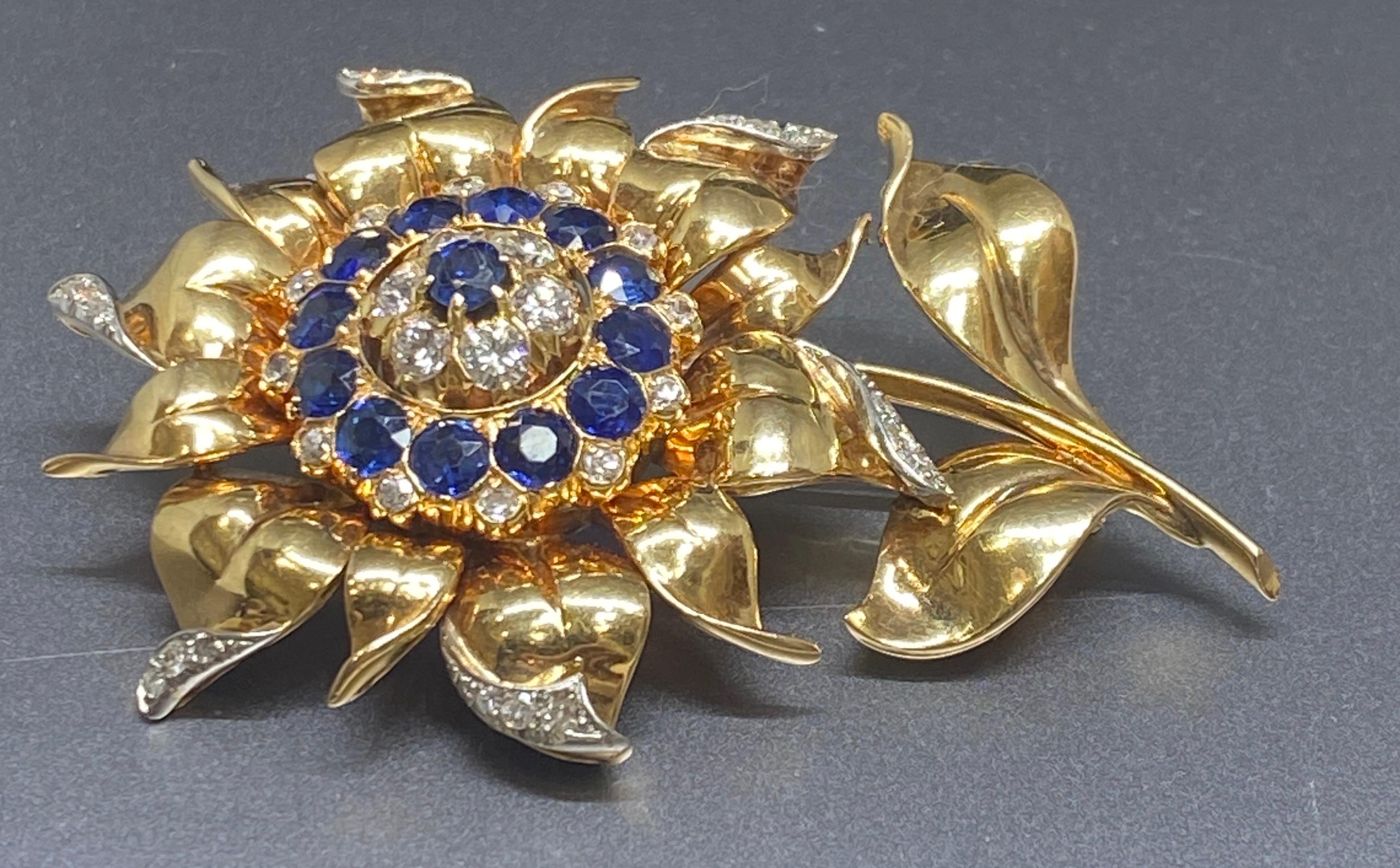 RETRO 1940's 14k Yellow Gold Natural Blue Sapphire & Diamond Sun Flower Brooch For Sale 9