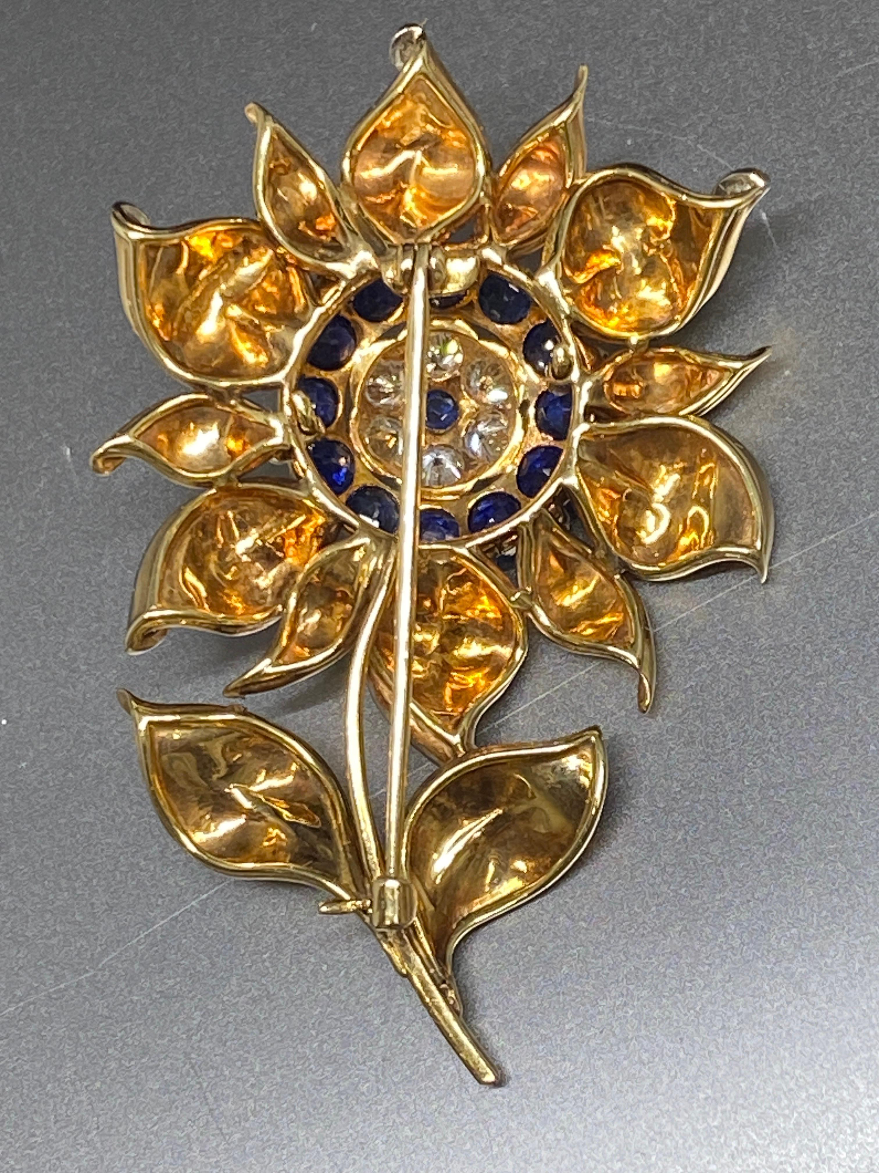 Retro RETRO 1940's 14k Yellow Gold Natural Blue Sapphire & Diamond Sun Flower Brooch For Sale