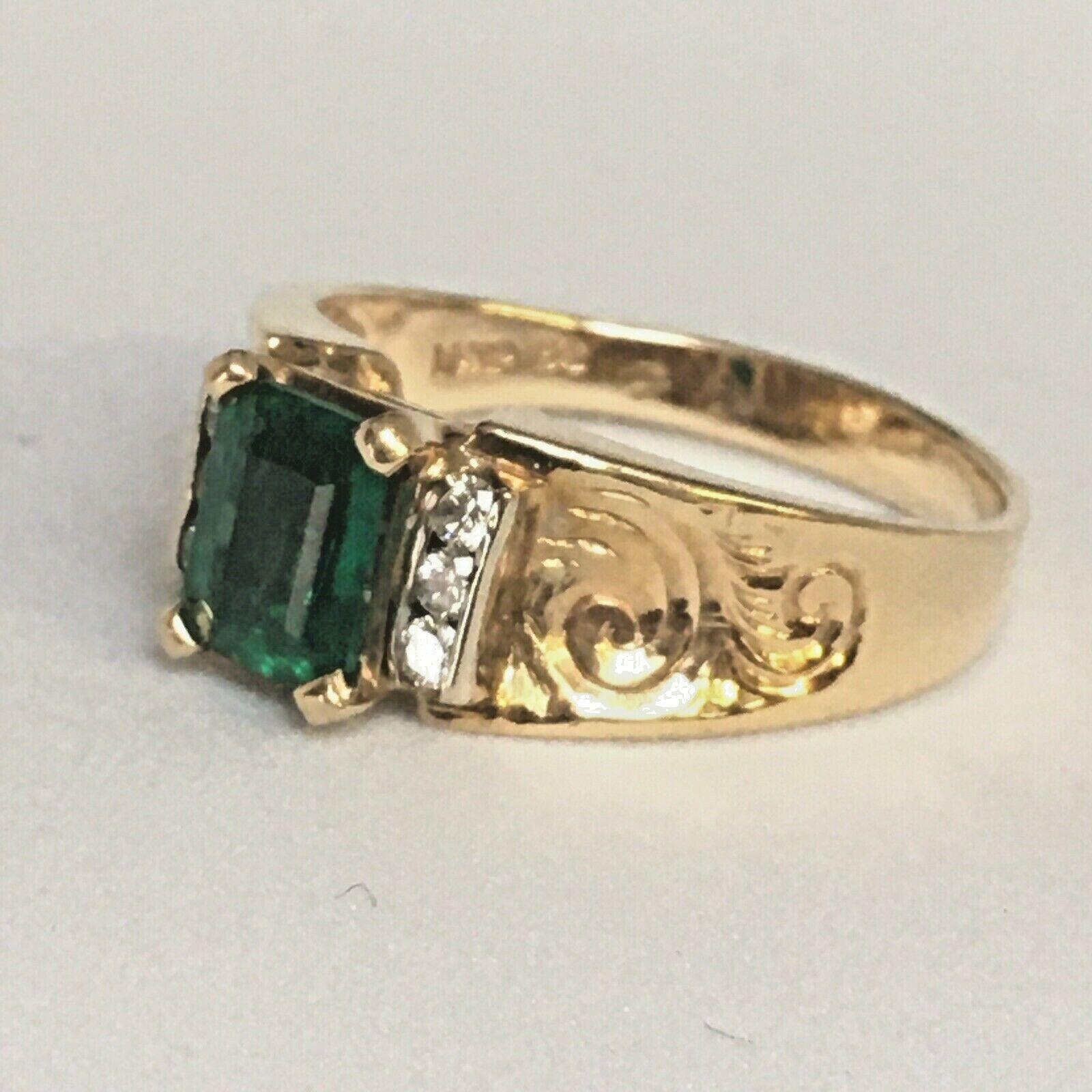 Retro 1940s 1.75 Carat Natural Columbian Emerald 14k Gold Diamond Ring In Good Condition For Sale In Santa Monica, CA