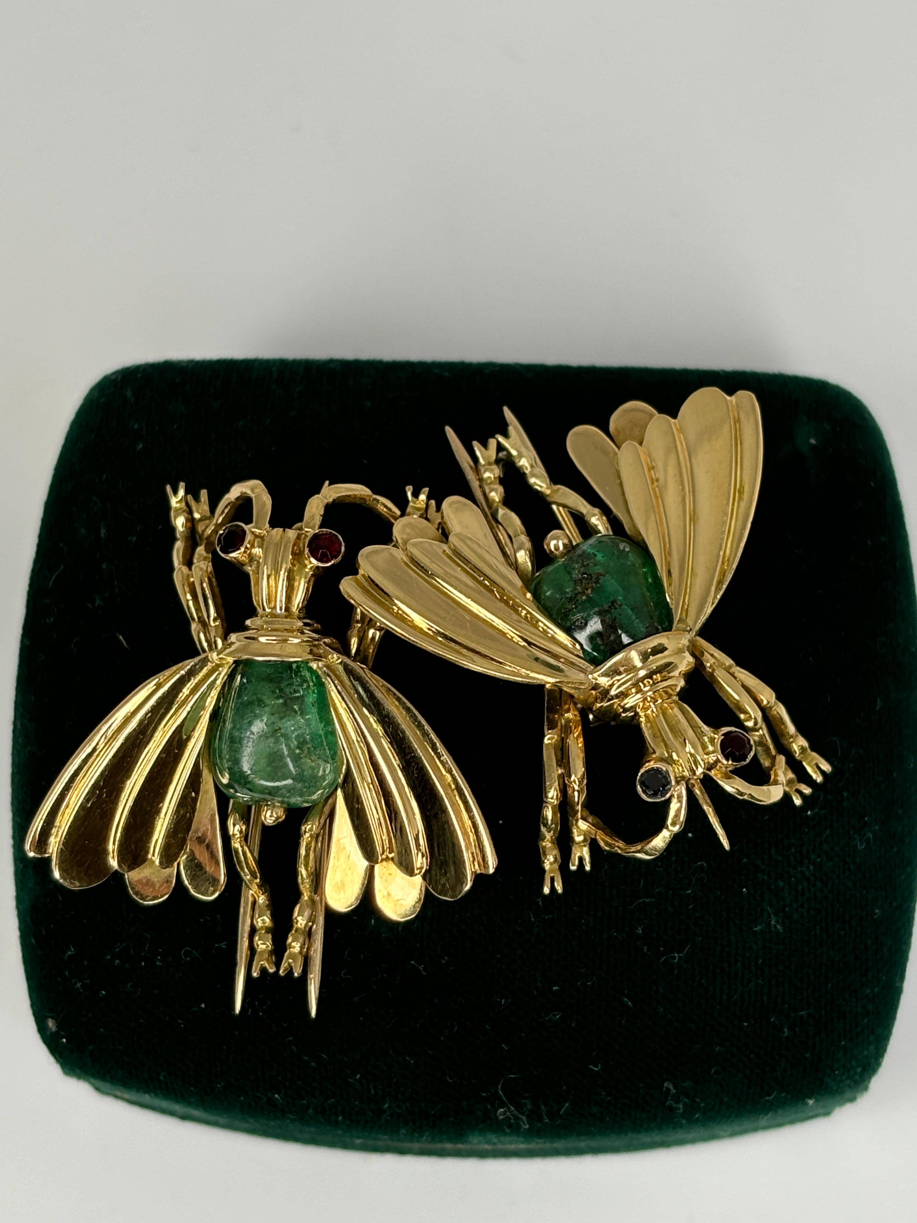 Pareja Alfiler Insecto Cabujón Esmeralda Retro Años 40 Oro Amarillo 18k, Broche en Bueno estado para la venta en Bernardsville, NJ