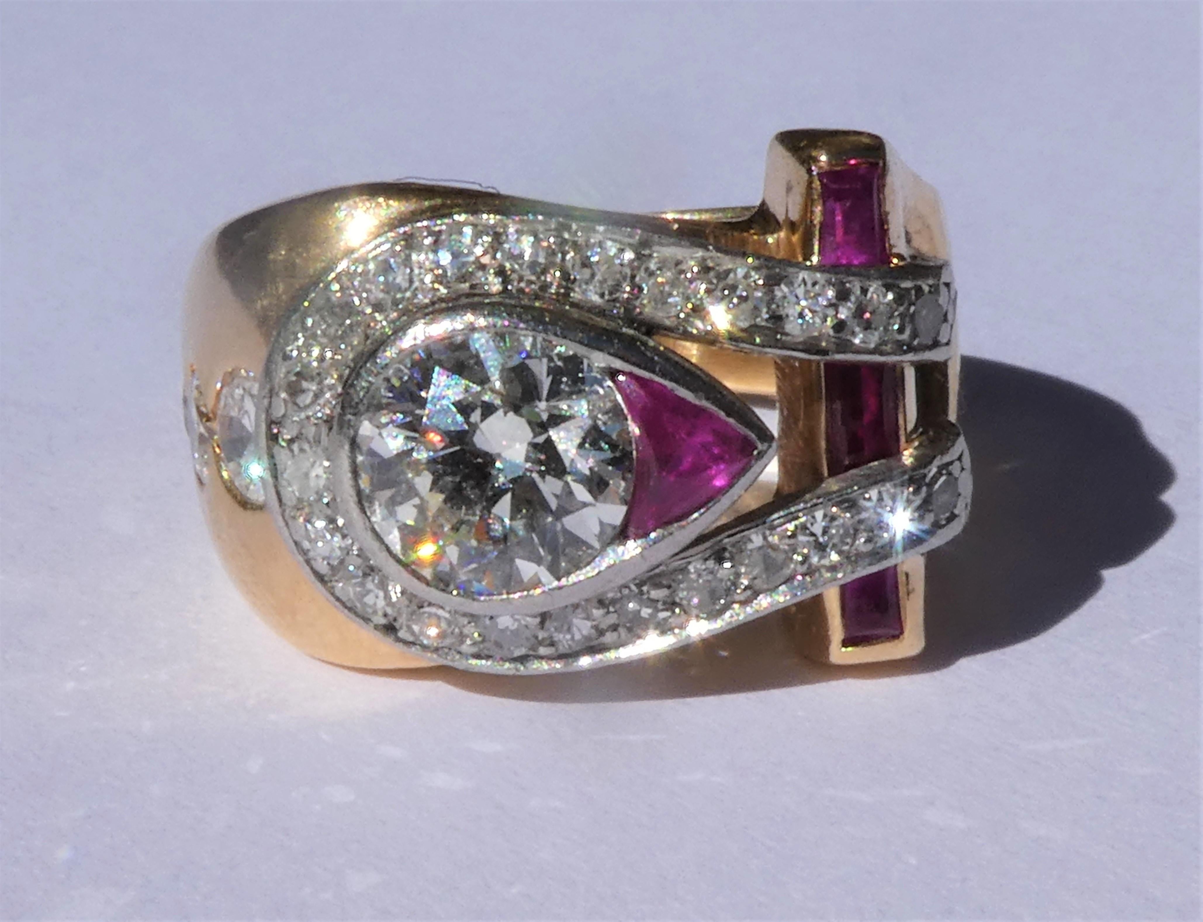 Retro 1940s Asymmetrical Ruby Diamond 18 Karat Rose Gold Platinum Cocktail Ring In Excellent Condition For Sale In Munich, DE