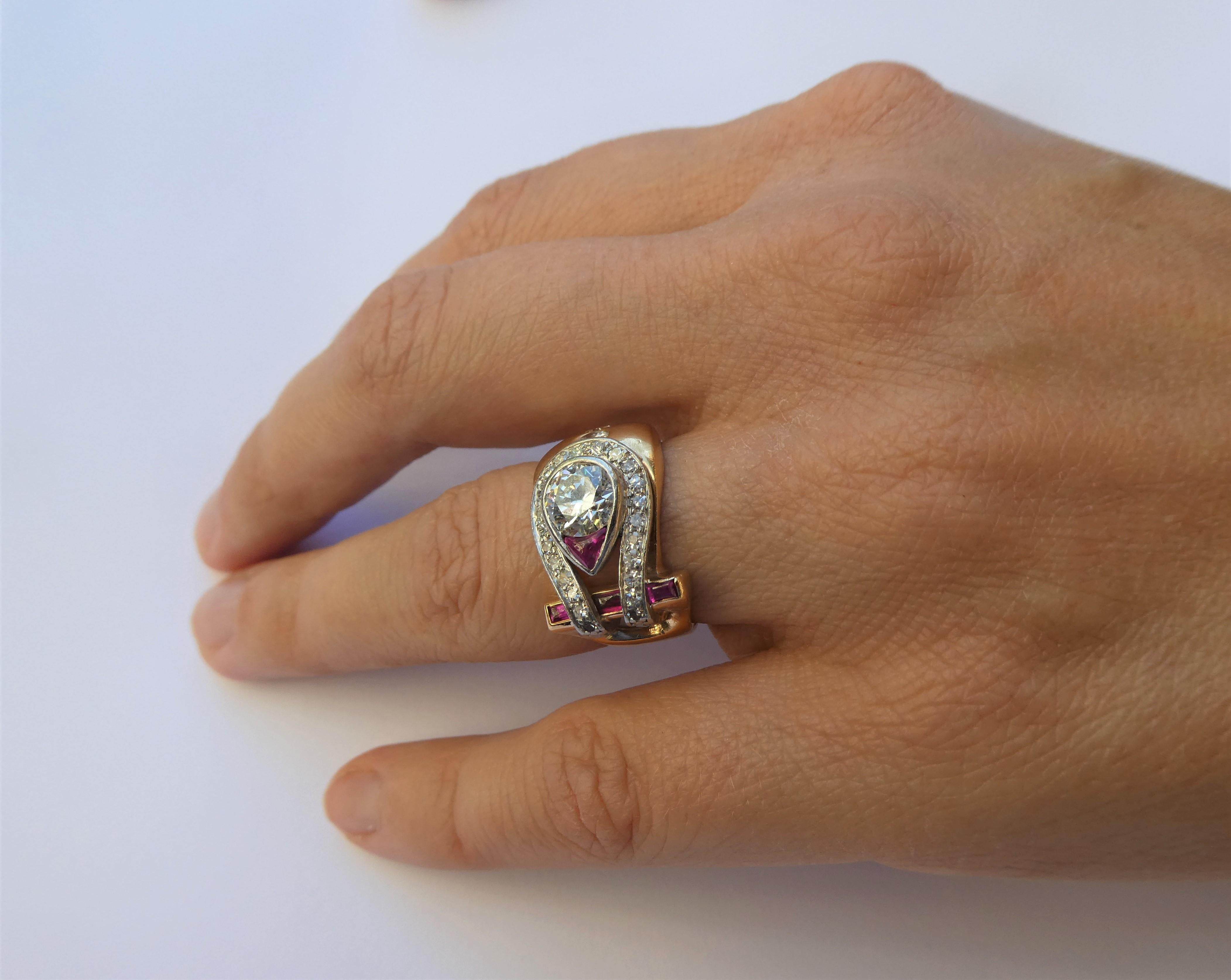 Retro 1940s Asymmetrical Ruby Diamond 18 Karat Rose Gold Platinum Cocktail Ring For Sale 3