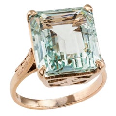 Retro 1940s Emerald Cut Aquamarine Gold Cocktail Ring