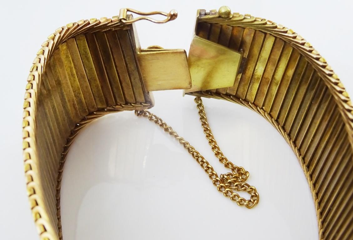 Retro 1940er Jahre Handgefertigtes Armband aus 14 Karat Gold für Damen oder Herren im Angebot