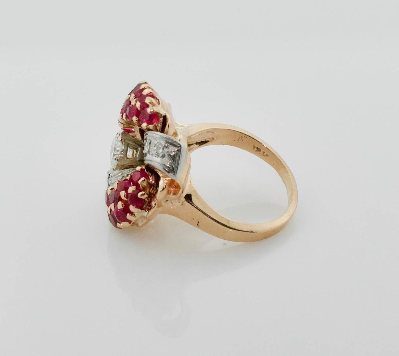 Retro 1940s Ruby and Diamond Ring in Rose Gold and Platinum In Good Condition In Wailea, HI