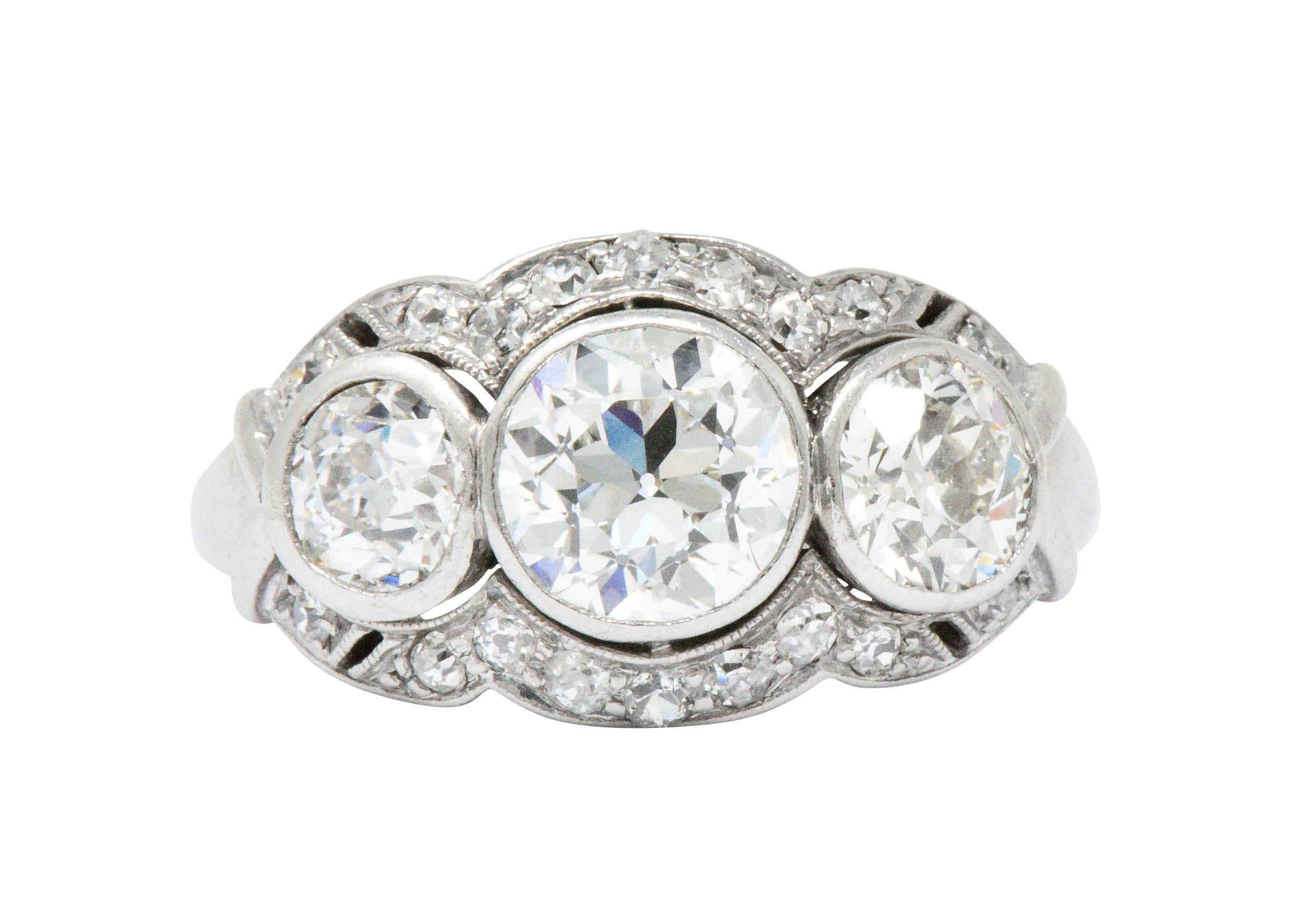 Retro 1940's Three Stone 2.60 CTW Diamond And Palladium Ring In Excellent Condition In Philadelphia, PA