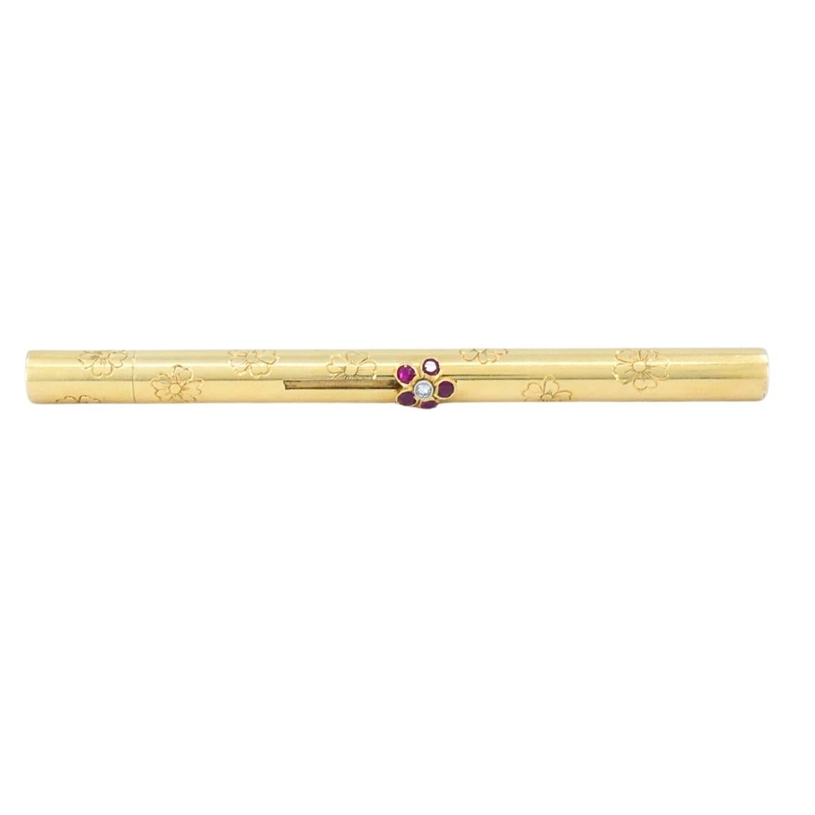 Round Cut Retro 1940s Van Cleef & Arpels 14k Gold Ruby Pocket Make-Up Brush For Sale