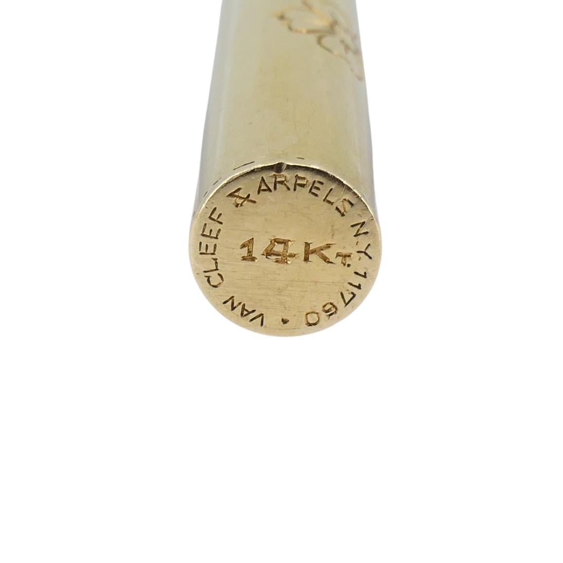 Retro 1940s Van Cleef & Arpels 14k Gold Ruby Pocket Make-Up Brush In Excellent Condition For Sale In Beverly Hills, CA