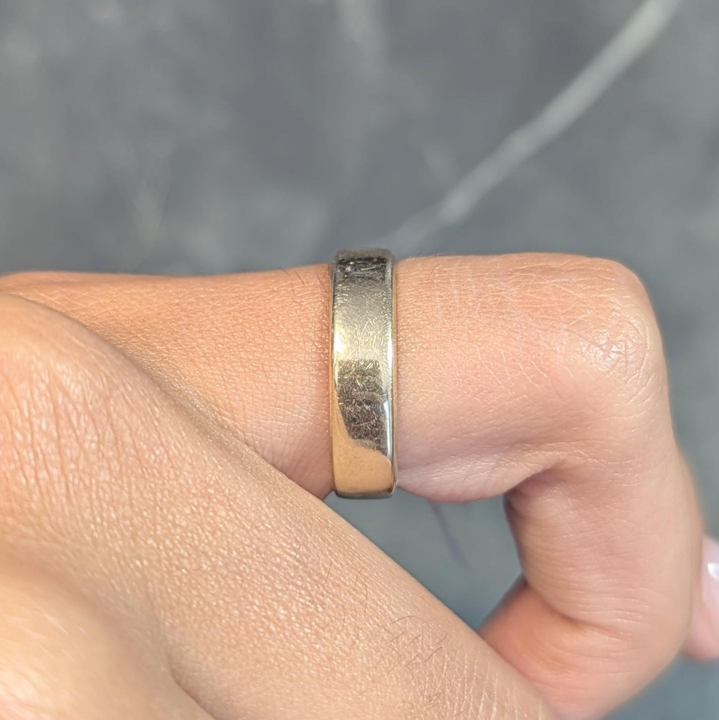 Retro 1943 14 Karat Yellow Gold Vintage Wedding Band Ring 9