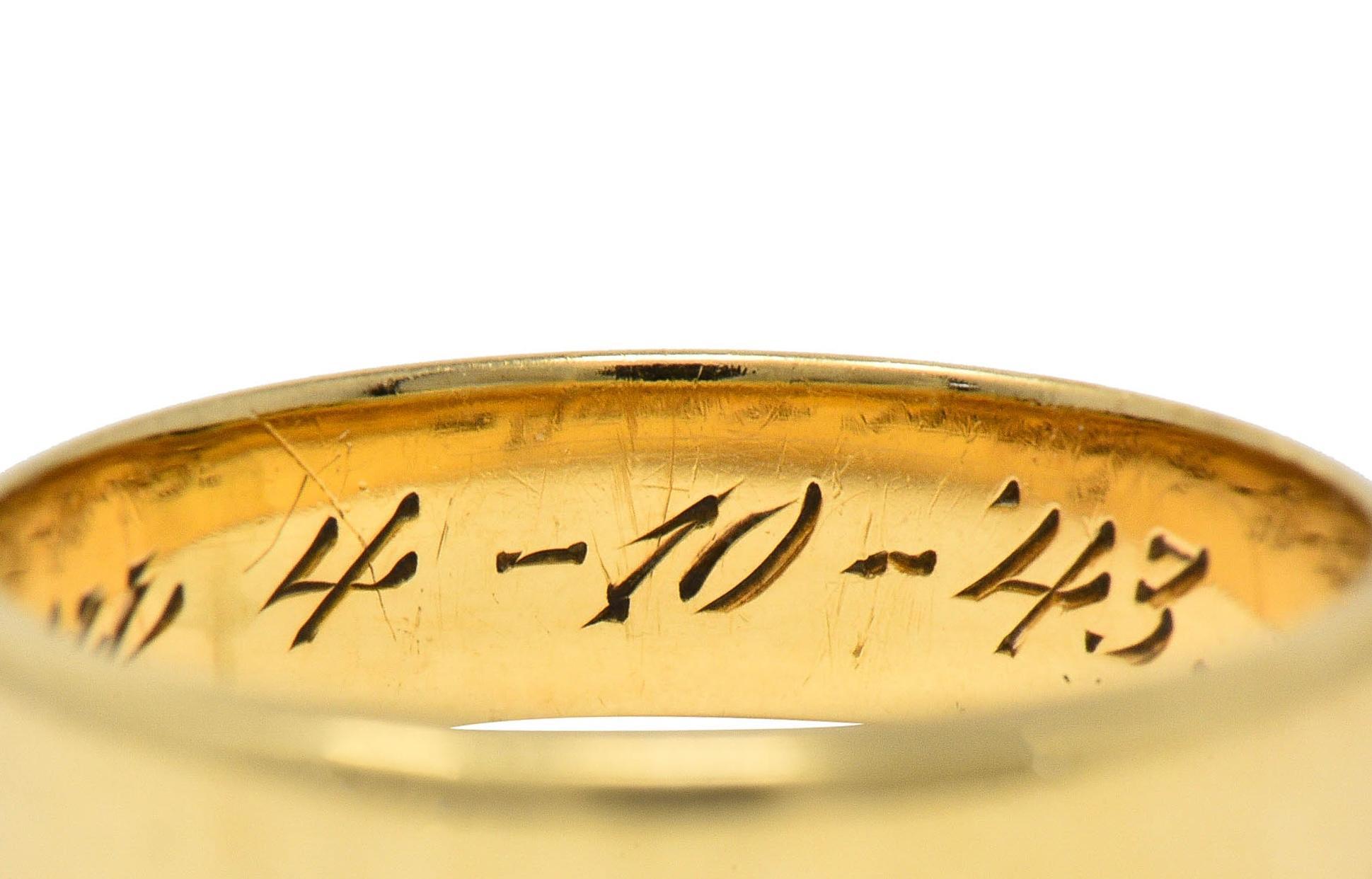 Retro 1943 14 Karat Yellow Gold Vintage Wedding Band Ring 5
