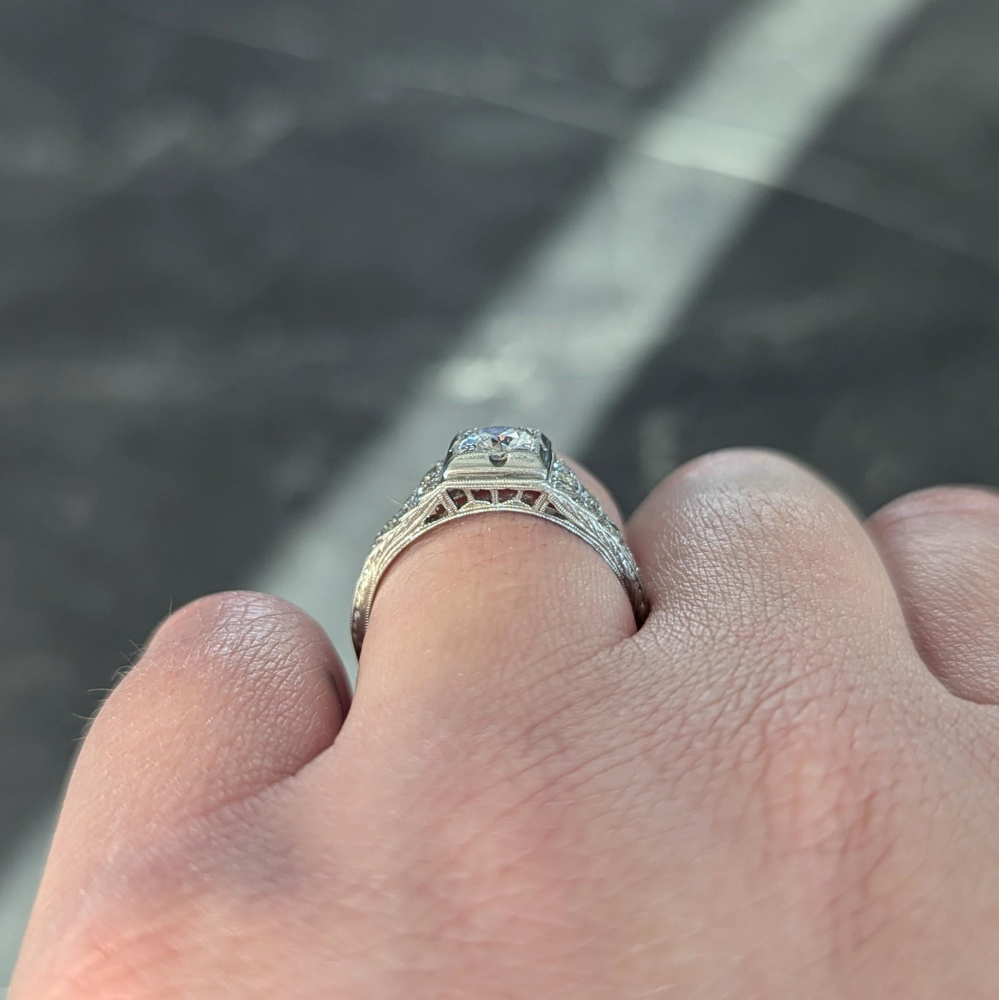 Retro 1945 0.70 CTW Diamond Platinum Vintage Stepped Engagement Ring For Sale 6