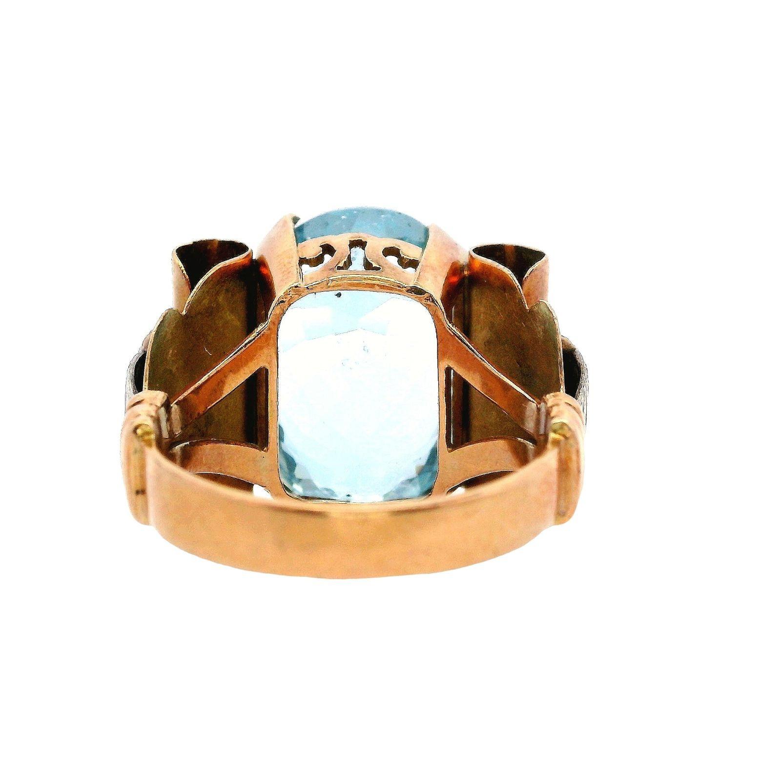 Bague rétro 1950 en or jaune et blanc 18 carats avec aigue-marine du Brésil Excellent état - En vente à Aventura, FL