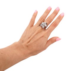 Retro 1950 Platinum flower Ring with 1.10 Carats in Diamonds