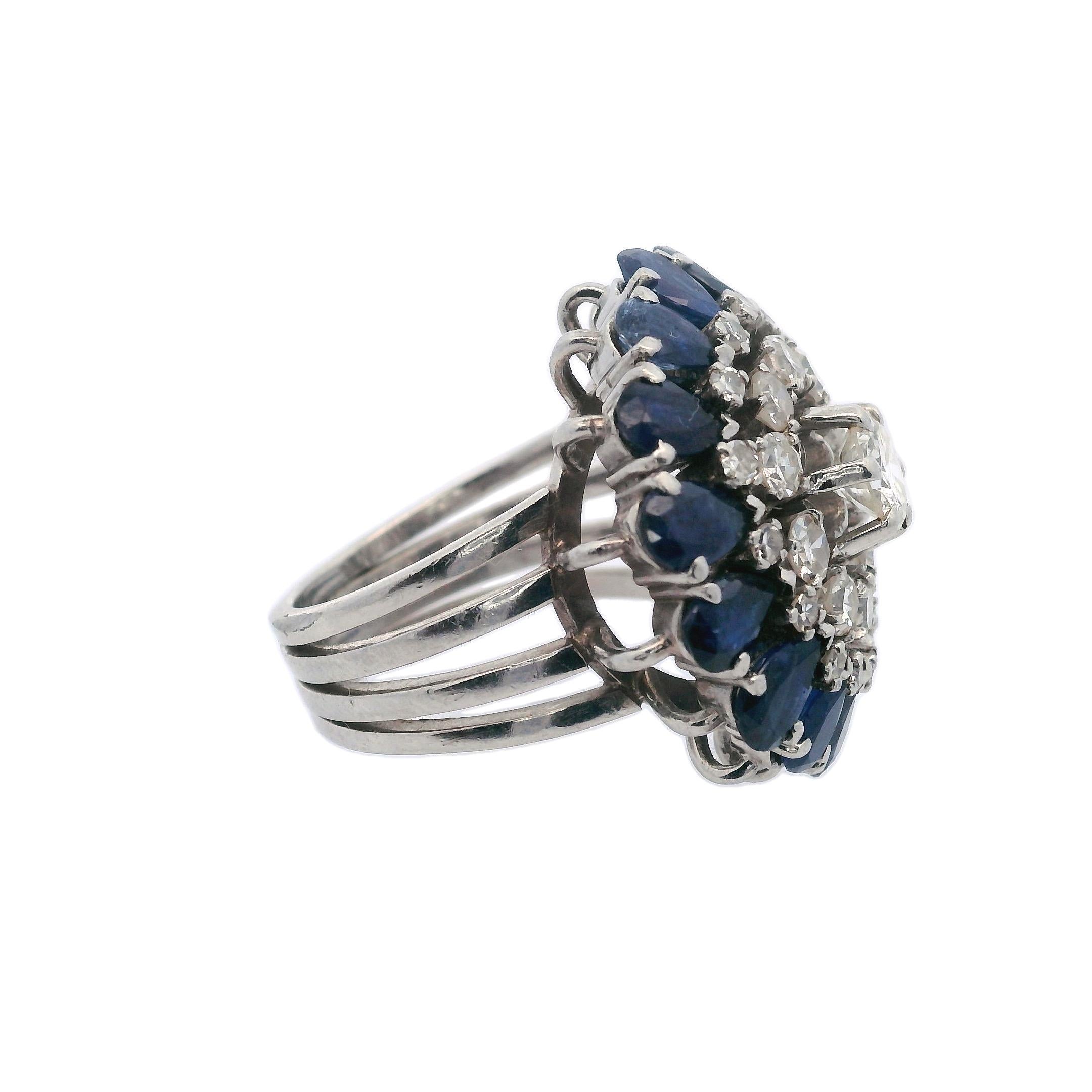 Retro 1950 Platinring mit 4,50 Karat Diamanten und Saphiren im Zustand „Hervorragend“ im Angebot in Aventura, FL