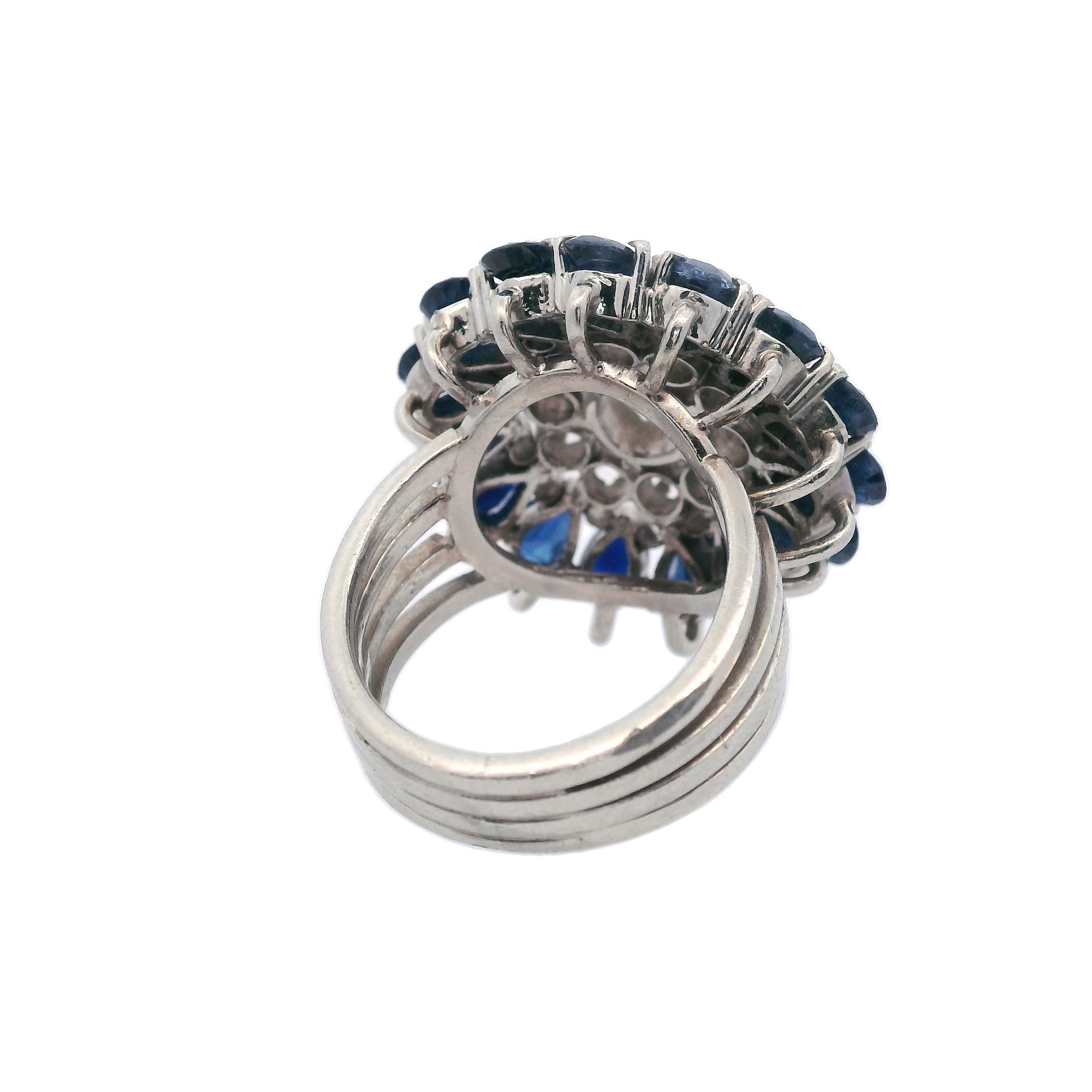 Retro 1950 Platinring mit 4,50 Karat Diamanten und Saphiren im Angebot 1