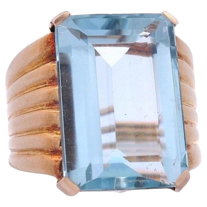Retro 1950 Ring in 18kt Gold Ring with 17.0 Cts Aquamarine