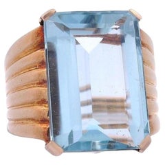 Retro 1950 Ring in 18kt Gold Ring with 17.0 Cts Aquamarine