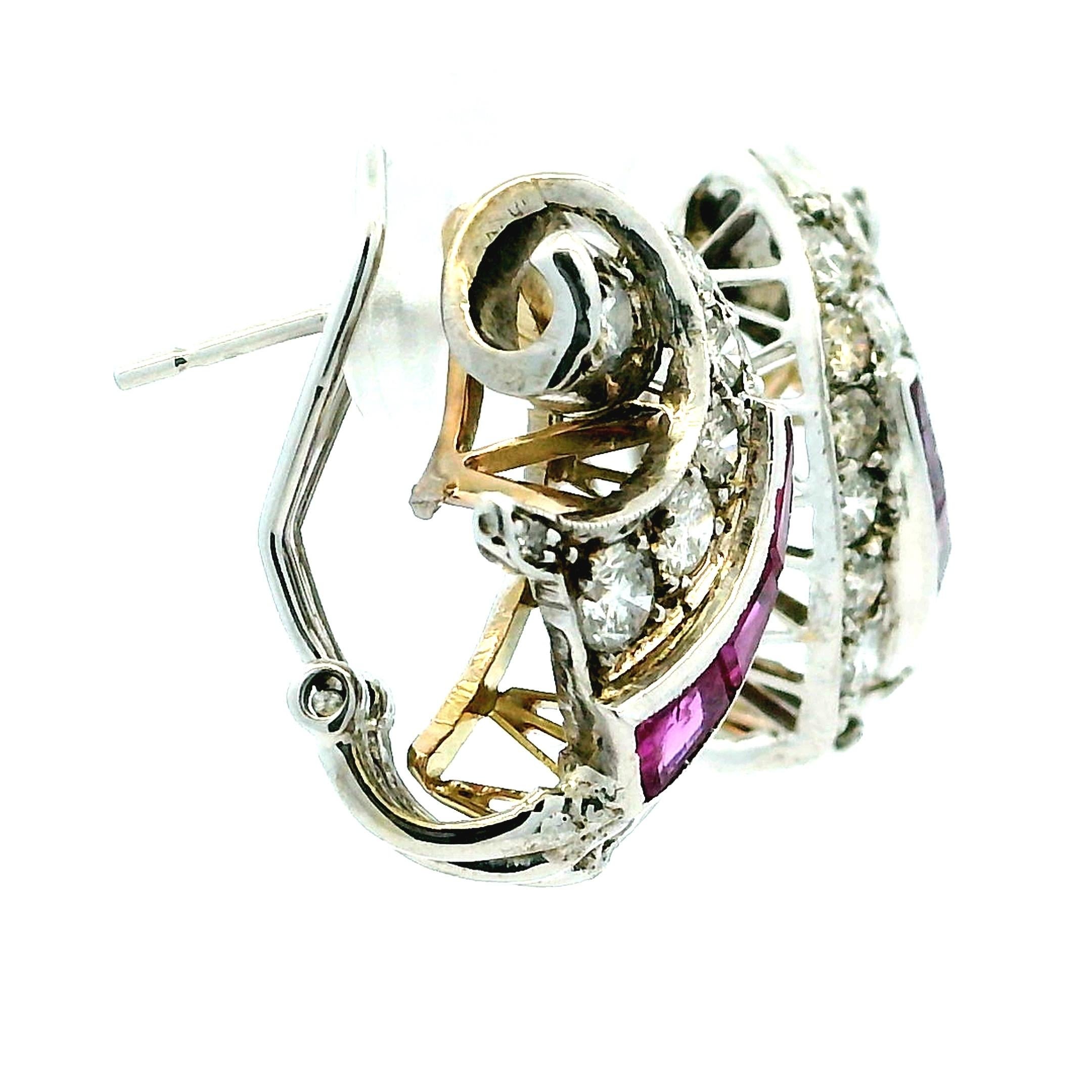 Donna Orecchini retrò anni '50 in oro bianco 14K con diamanti e rubini, 2 carati di diametro e 1 carato di rubino in vendita