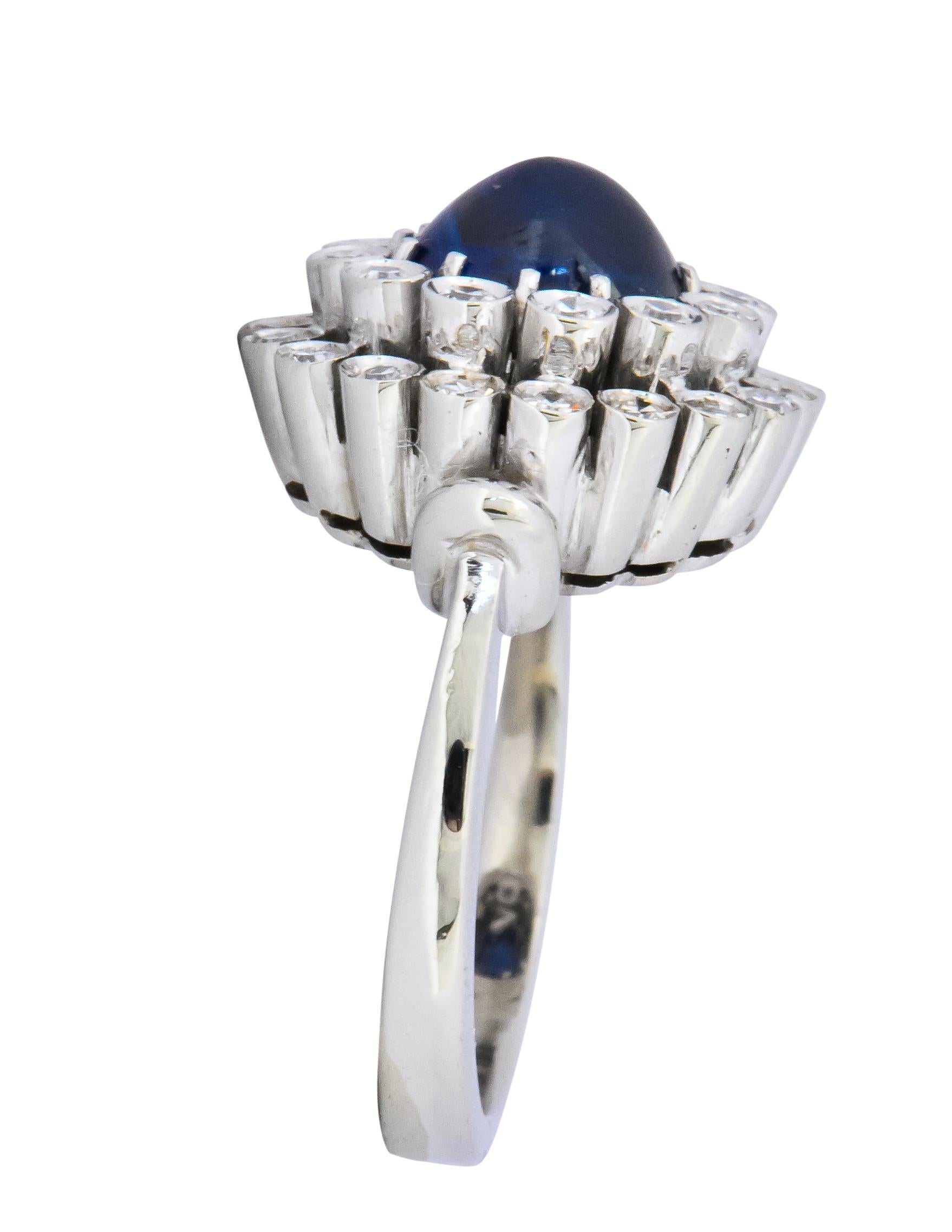 Women's or Men's Mid-Century 2.66 Carat No Heat Sapphire Diamond 18 Karat Gold Cluster Ring AGL