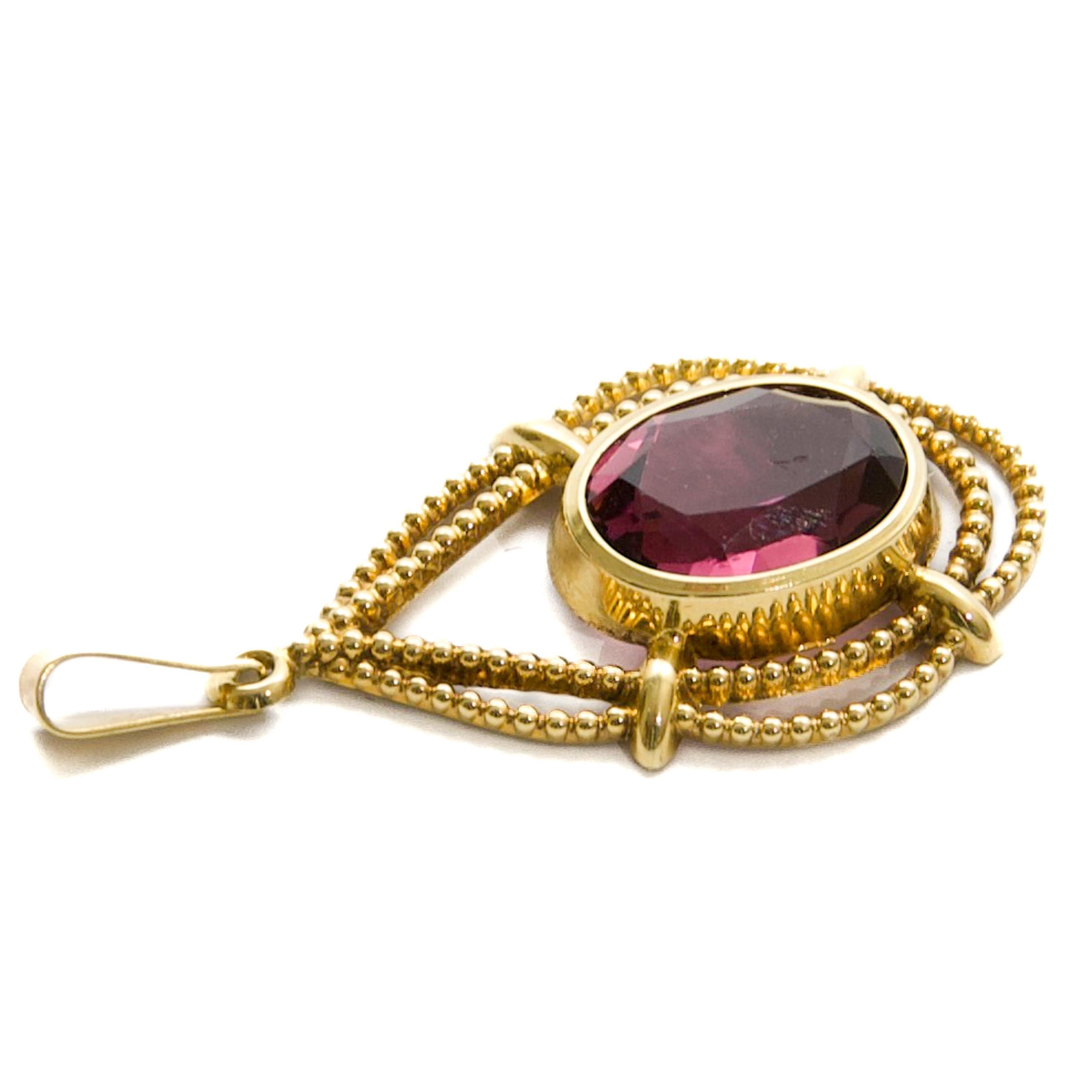 Women's Retro 1950s Amethyst Drop Pendant in Beaded 14K Gold Frame For Sale