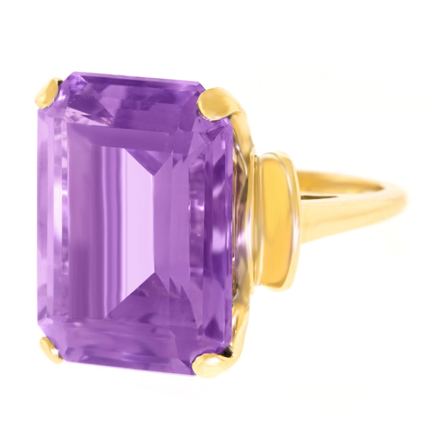 Retro 1950s Amethyst Set Gold Ring In Excellent Condition In Litchfield, CT