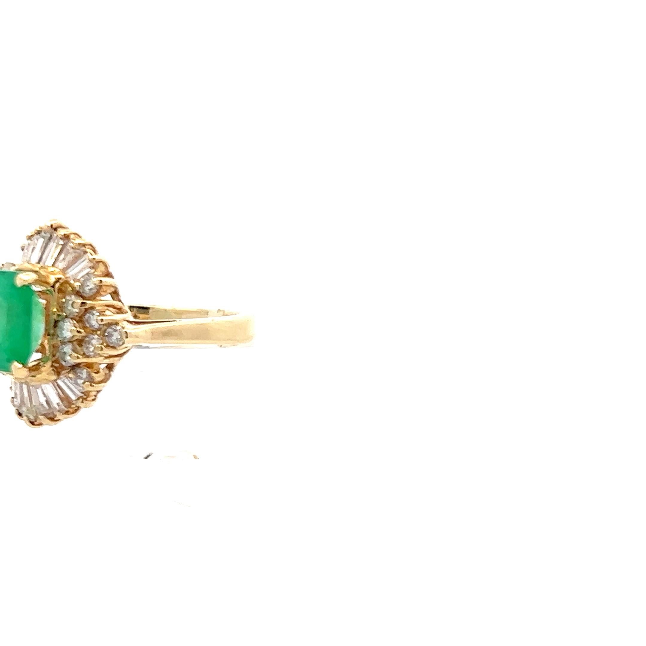 Bague rétro des années 1960 en or jaune 14 carats et 18 carats, émeraude et diamant rond/ baguette Unisexe en vente