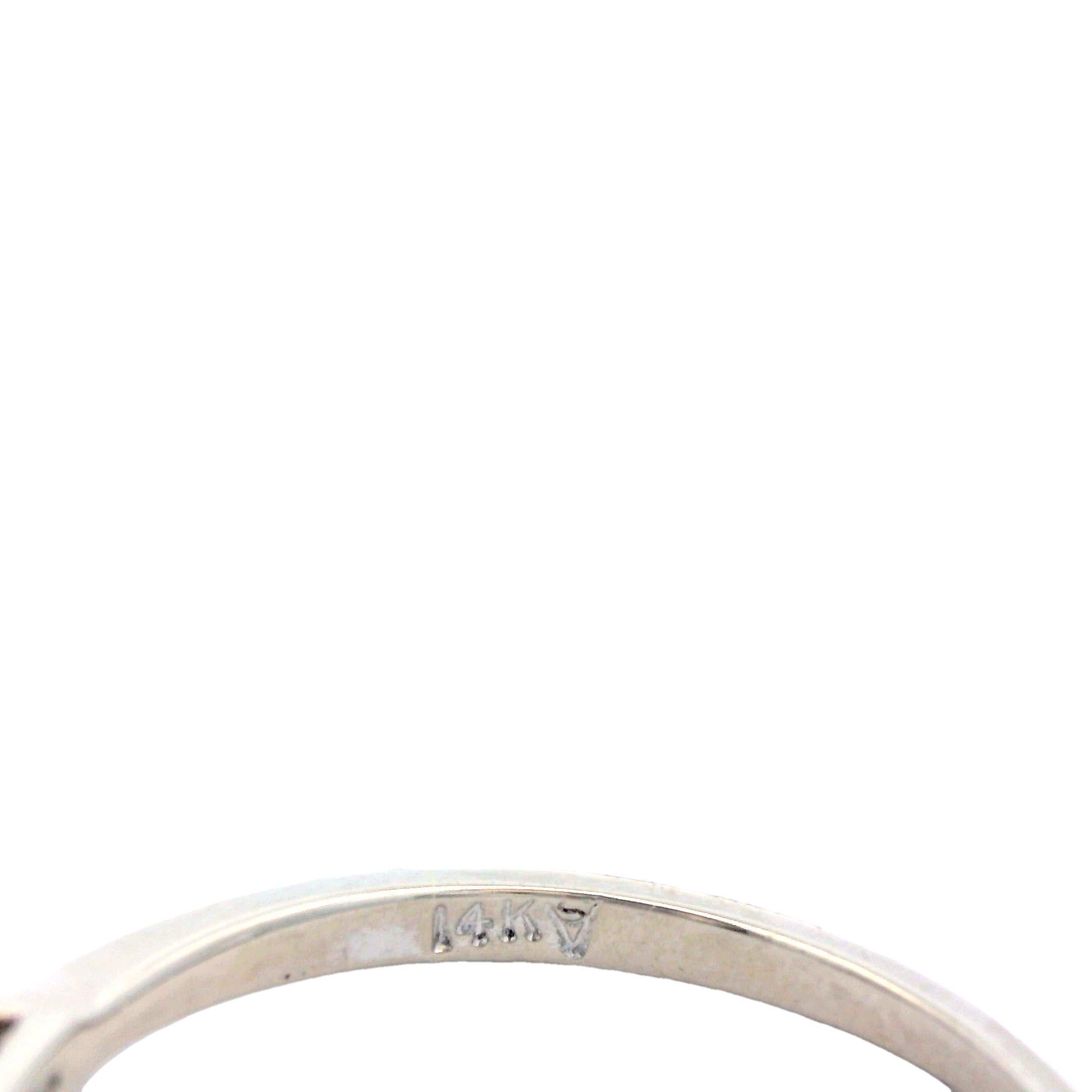 Anello retrò anni '60 in oro bianco 14k con diamanti tondi e baguette in vendita 3