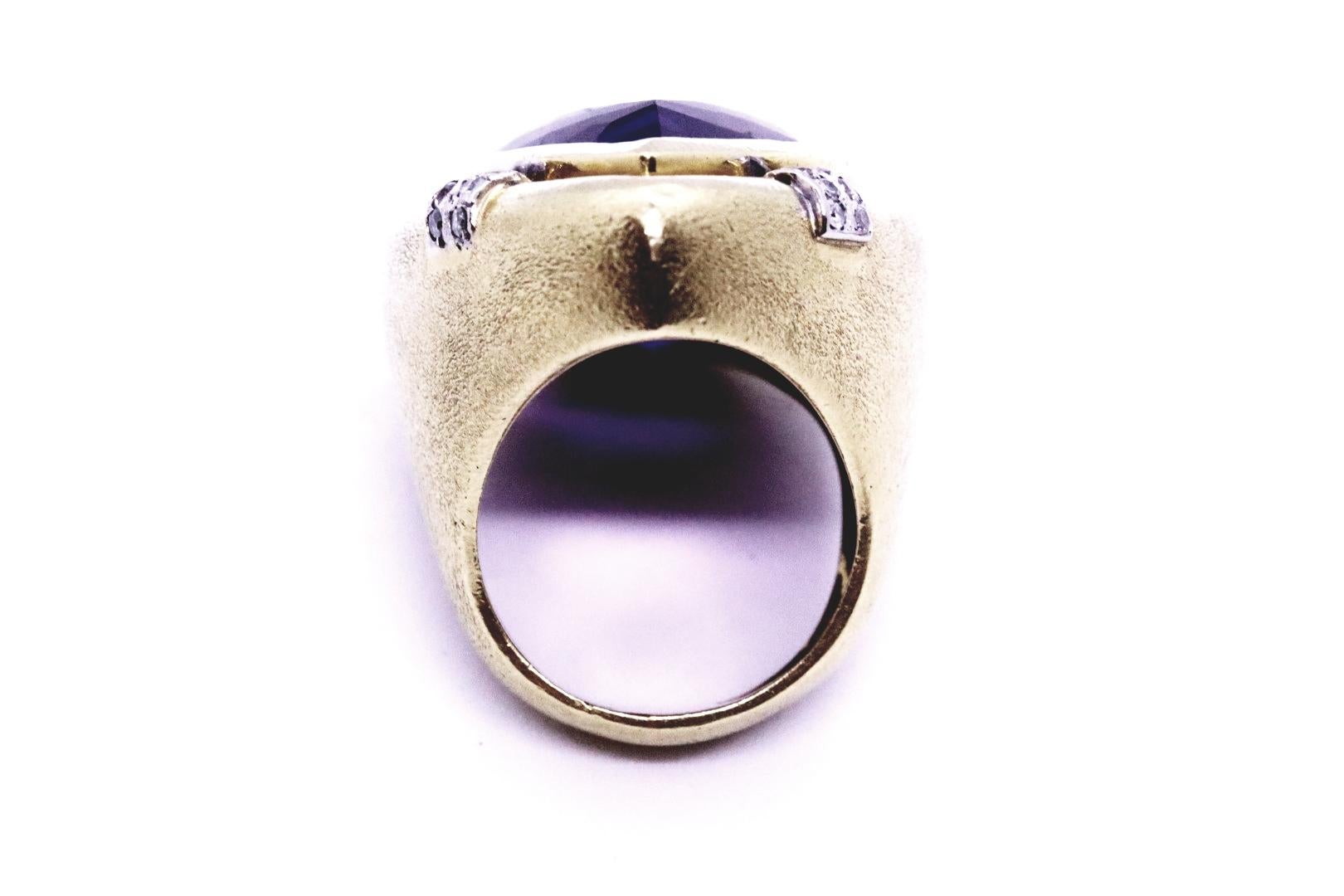 Women's Retro 1970 Oversized Cocktail Ring 18Kt Gold 31.77 Cts in Diamonds and Amethyst