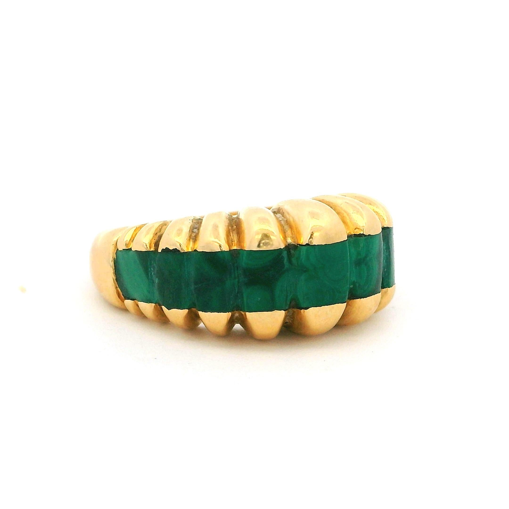 Rétro Fascia retrò anni '80 in oro giallo 18 carati e malachite intagliata in vendita
