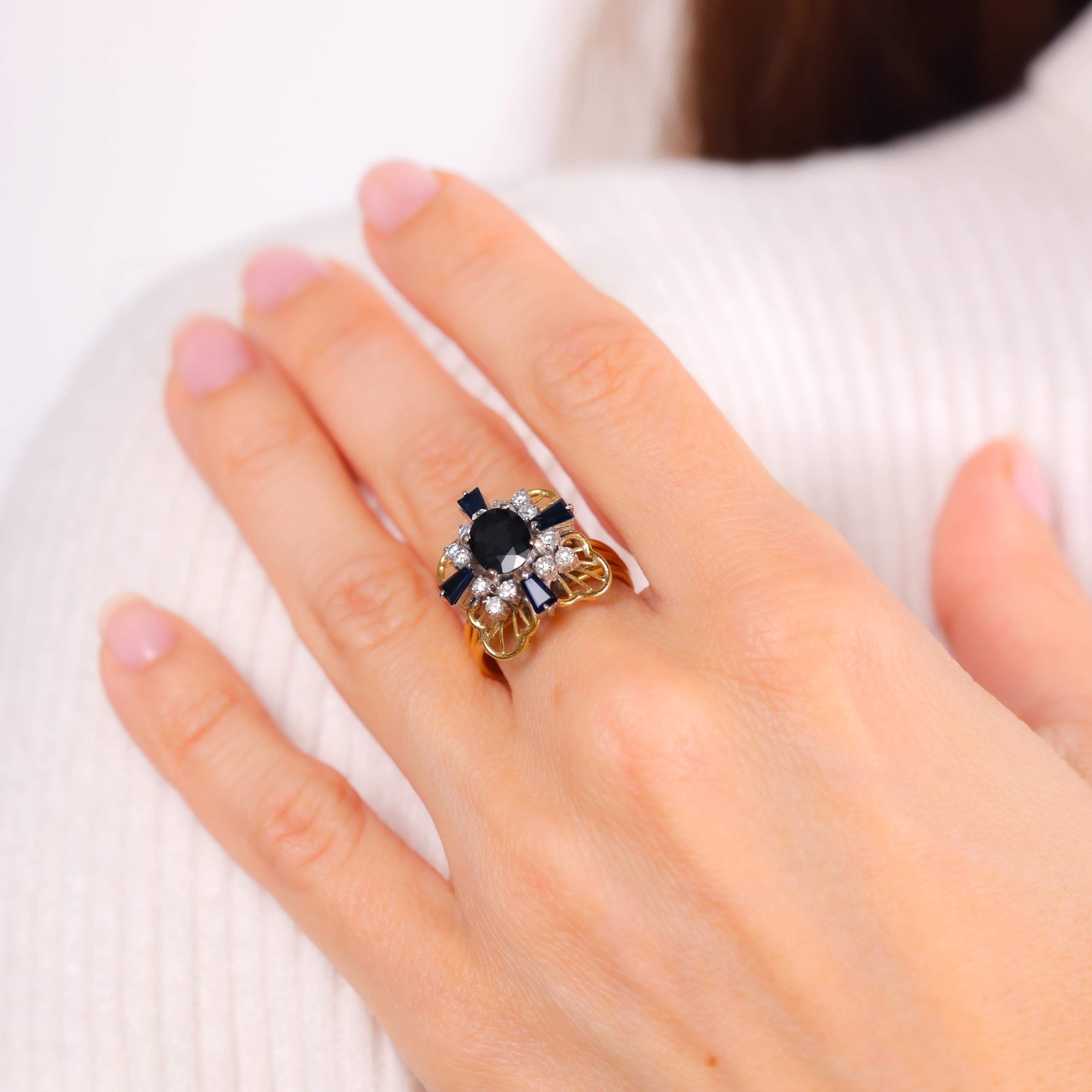 Retro 2 carat total weight sapphire diamond 18k gold cocktail ring In Excellent Condition For Sale In Beverly Hills, CA
