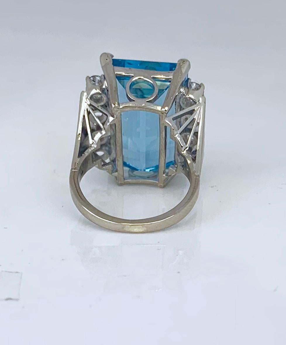 Women's or Men's Retro 20 Carat Aquamarine and Diamond Ring For Sale