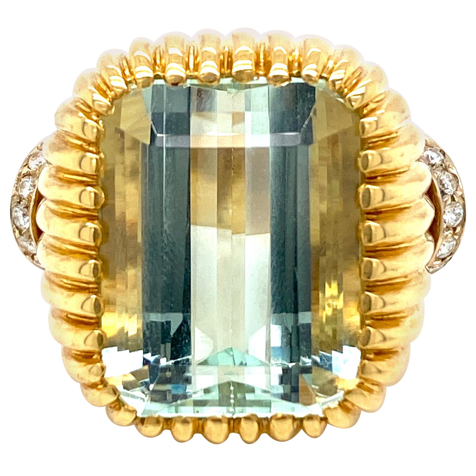 Retro 20 Carat Aquamarine Diamond Gold Ring