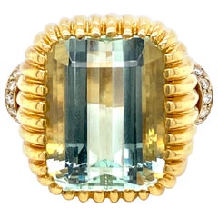 Retro 20 Carat Aquamarine Diamond Gold Ring