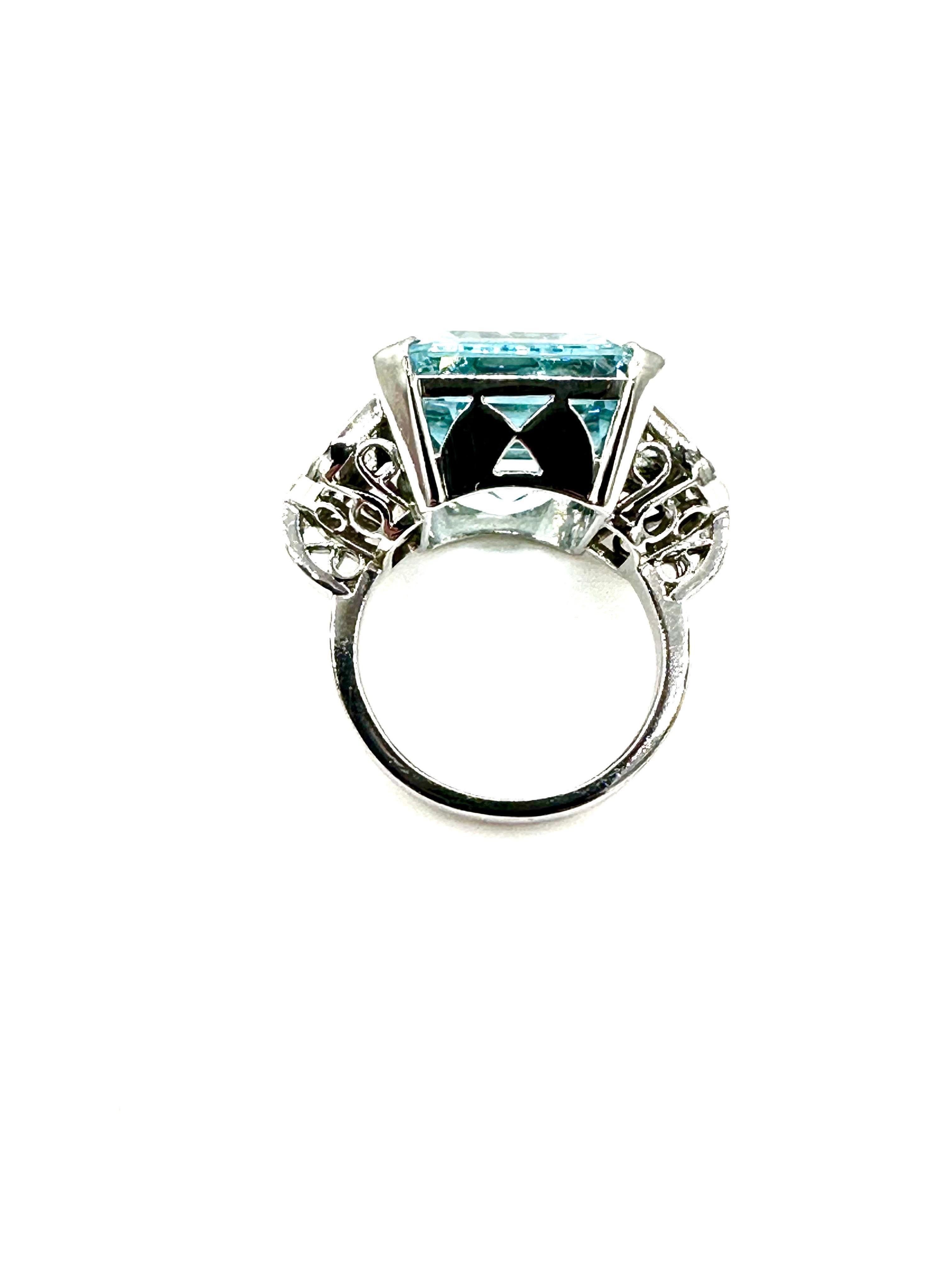 Retro 21.67 Carats Emerald Cut Aquamarine and Diamond Platinum Cocktail Ring For Sale 1