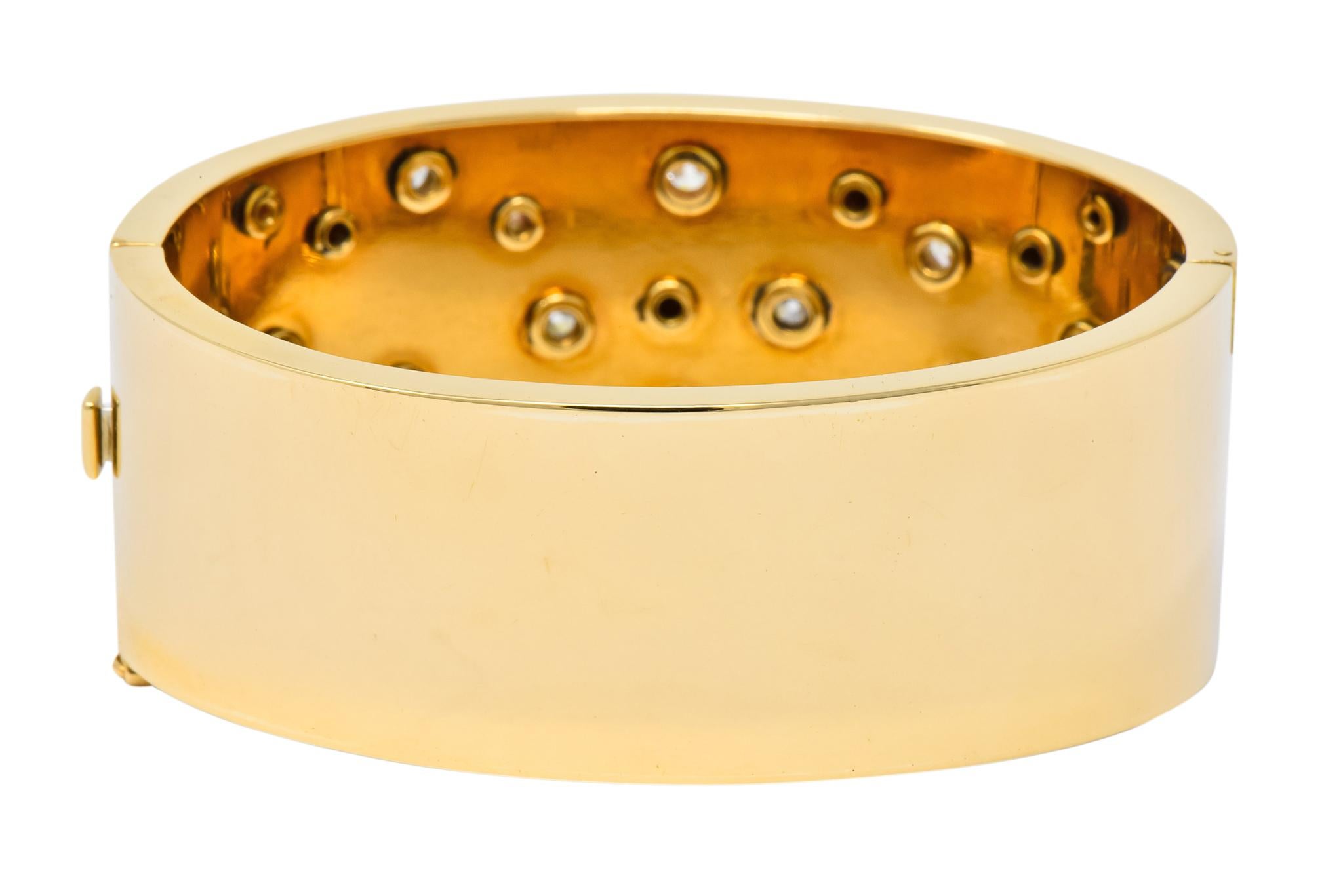 Retro 2.28 Carat Diamond 14 Karat Yellow Gold Bangle 1940s Bracelet In Excellent Condition In Philadelphia, PA